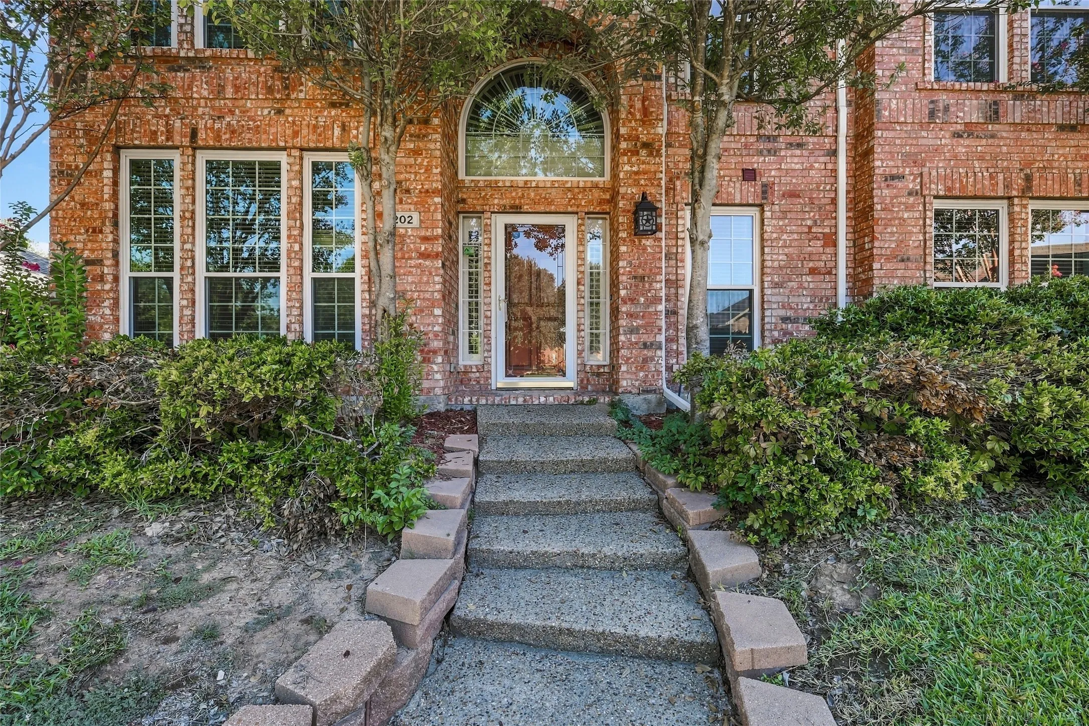 Single Family Residence For Sale in Collin County , 202 Devonshire Court, Mc Kinney, Texas 75071, 4 Bedroom, 3 Bathroom, 2 Garage spaces, 2,487 Sqft, built in 1997, mls#21407055, Real Estate Agent in Mc Kinney, Homes For Sale in Collin county, Homes For Sale in Mc Kinney, Realtor in Mc Kinney Texas, Real Estate Brokerage Independent Realty Texas, Luminita Cordes Realtor