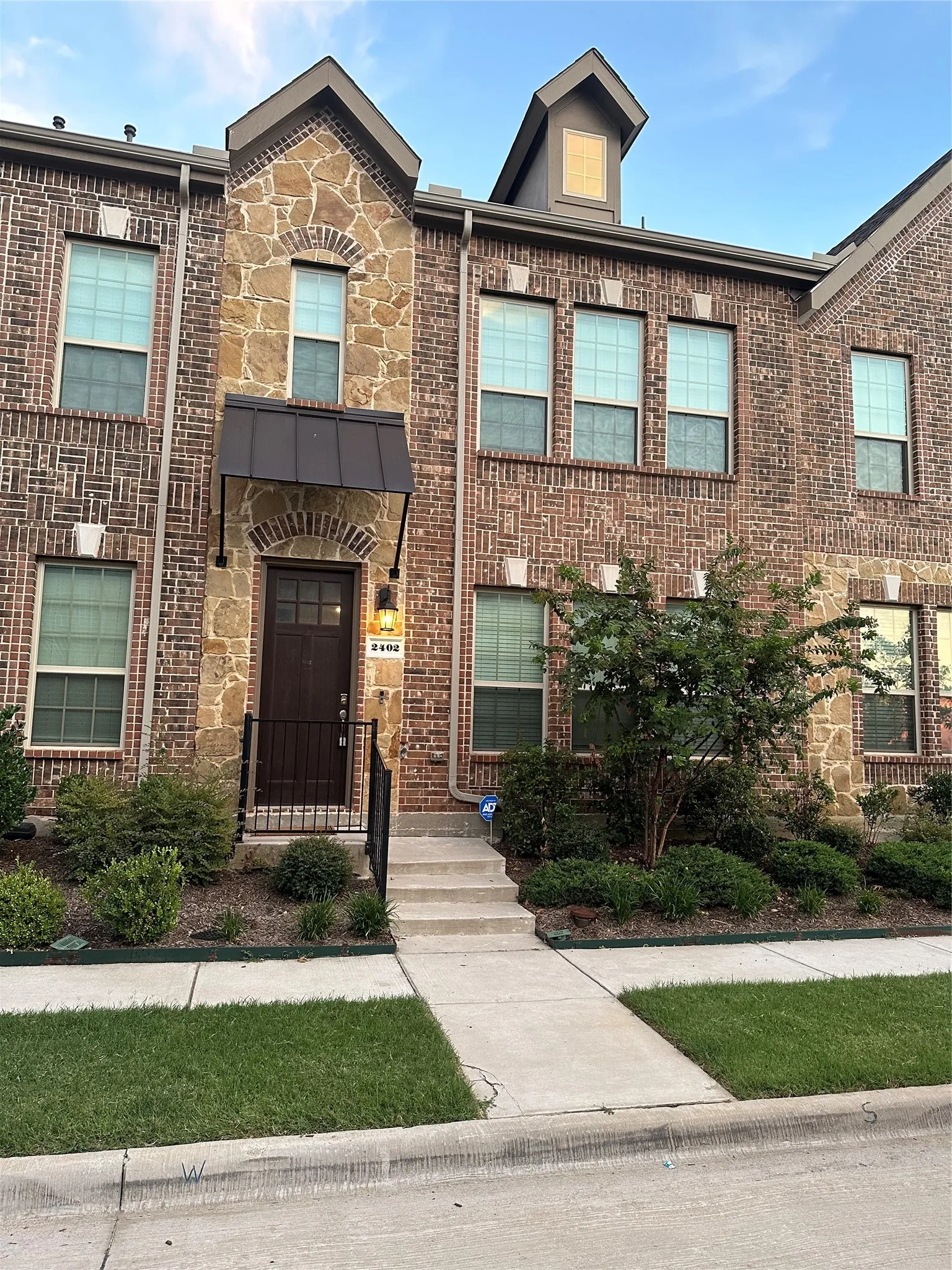 Townhouse For Rent