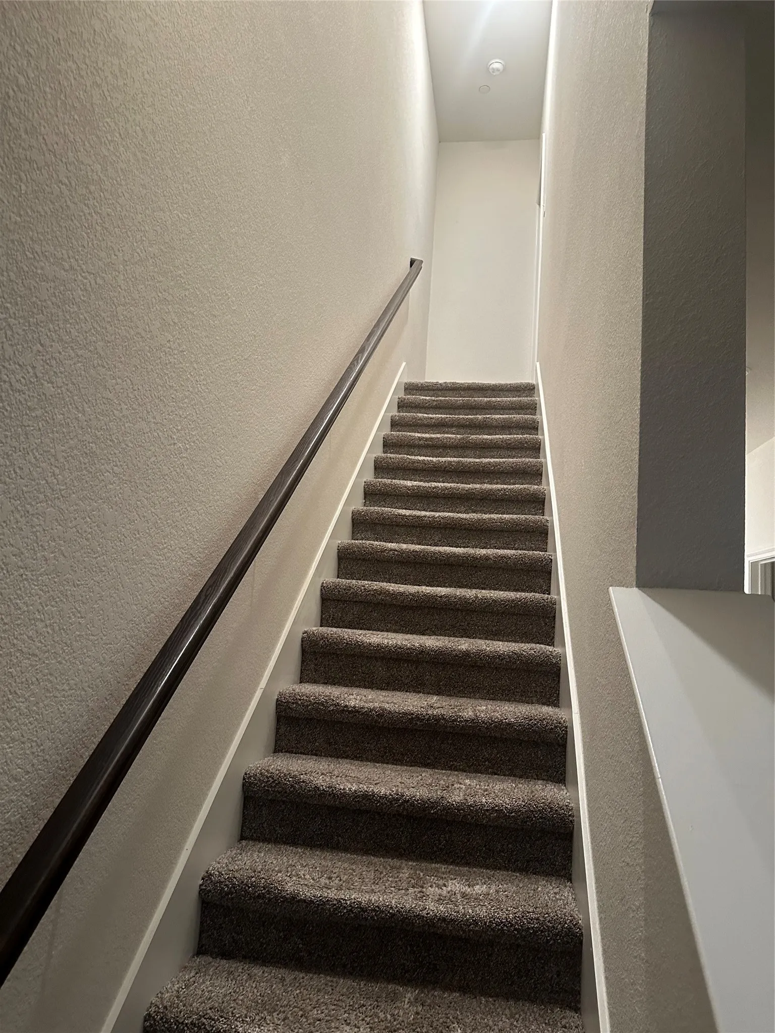 Townhouse For Rent in Denton County , 2402 Siskiyou Street, Lewisville, Texas 75056, 3 Bedroom, 4 Bathroom, 2 Garage spaces, 1,994 Sqft, built in 2019, mls#21407627, Real Estate Agent in Lewisville, Homes For Rent in Denton county, Homes For Rent in Lewisville, Realtor in Lewisville Texas, Real Estate Brokerage Independent Realty Texas, Luminita Cordes Realtor