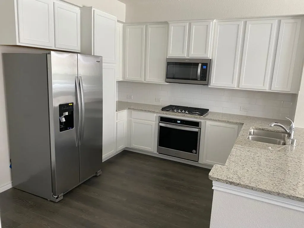 Townhouse For Rent in Denton County , 2402 Siskiyou Street, Lewisville, Texas 75056, 3 Bedroom, 4 Bathroom, 2 Garage spaces, 1,994 Sqft, built in 2019, mls#21407627, Real Estate Agent in Lewisville, Homes For Rent in Denton county, Homes For Rent in Lewisville, Realtor in Lewisville Texas, Real Estate Brokerage Independent Realty Texas, Luminita Cordes Realtor
