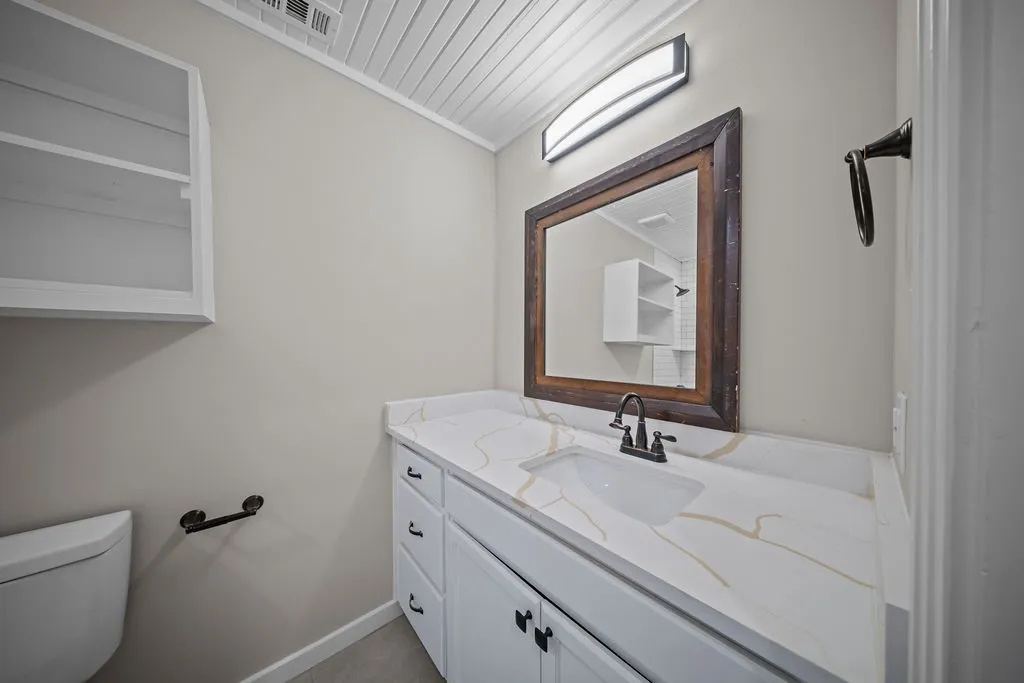 Single Family Residence For Sale in Ellis County , 610 N Shawnee Street, Ennis, Texas 75119, 3 Bedroom, 2 Bathroom, Garage spaces, 1,754 Sqft, built in 1951, mls#21397038, Real Estate Agent in Ennis, Homes For Sale in Ellis county, Homes For Sale in Ennis, Realtor in Ennis Texas, Real Estate Brokerage Independent Realty Texas, Luminita Cordes Realtor