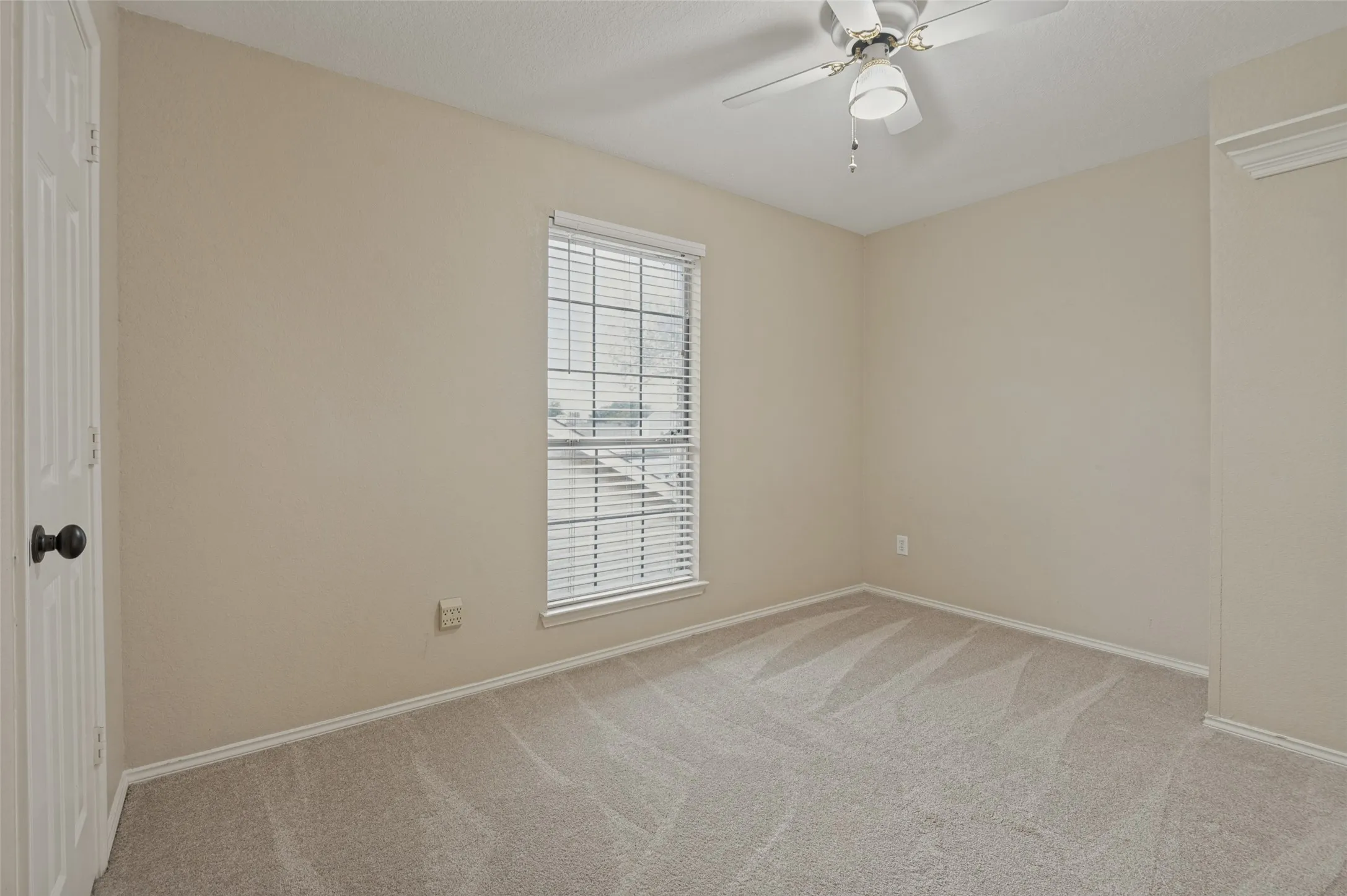 Single Family Residence For Sale in Dallas County , 649 Raintree Circle, Coppell, Texas 75019, 4 Bedroom, 3 Bathroom, 2 Garage spaces, 2,078 Sqft, built in 1990, mls#21404762, Real Estate Agent in Coppell, Homes For Sale in Dallas county, Homes For Sale in Coppell, Realtor in Coppell Texas, Real Estate Brokerage Independent Realty Texas, Luminita Cordes Realtor