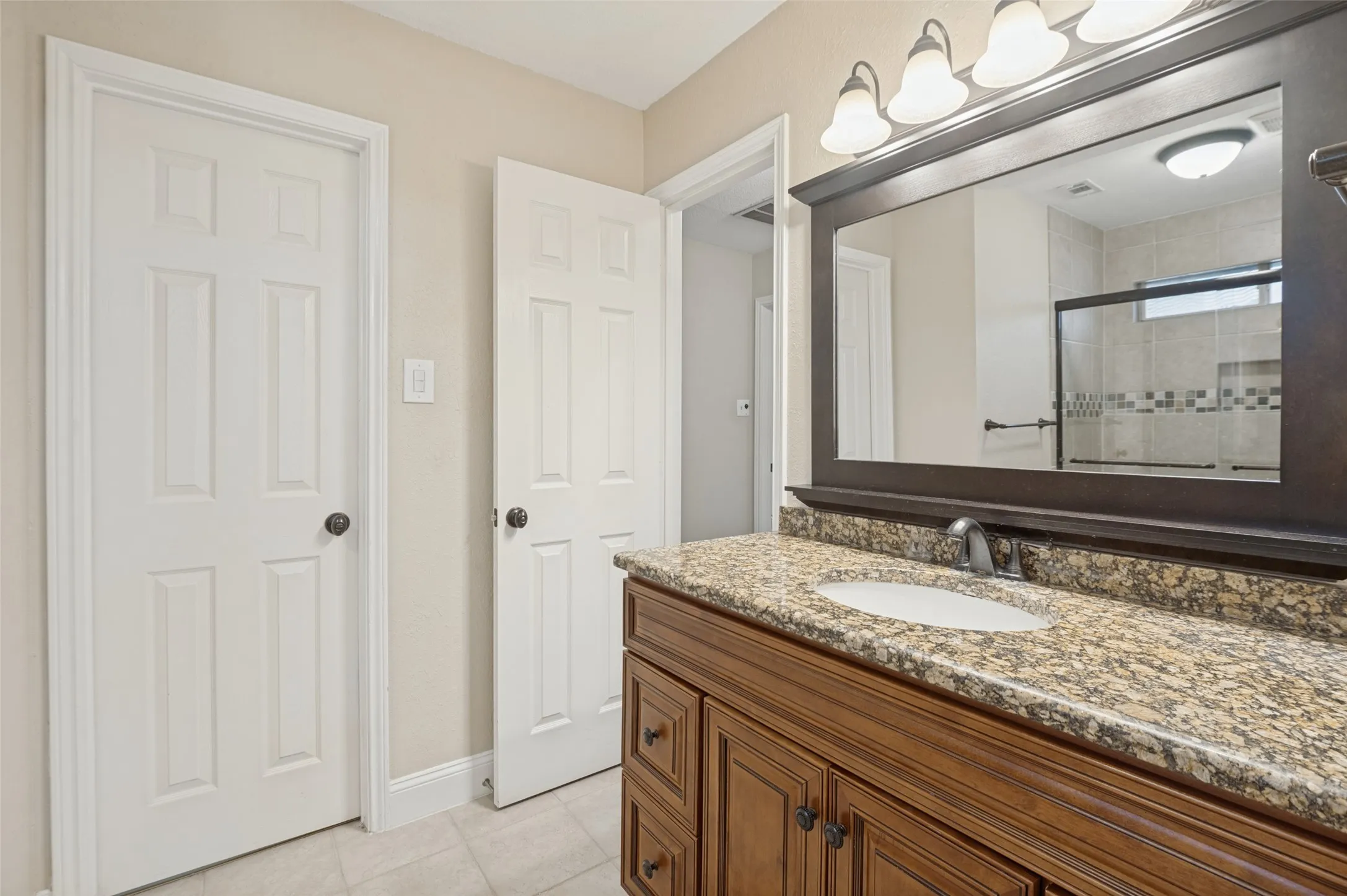 Single Family Residence For Sale in Dallas County , 649 Raintree Circle, Coppell, Texas 75019, 4 Bedroom, 3 Bathroom, 2 Garage spaces, 2,078 Sqft, built in 1990, mls#21404762, Real Estate Agent in Coppell, Homes For Sale in Dallas county, Homes For Sale in Coppell, Realtor in Coppell Texas, Real Estate Brokerage Independent Realty Texas, Luminita Cordes Realtor