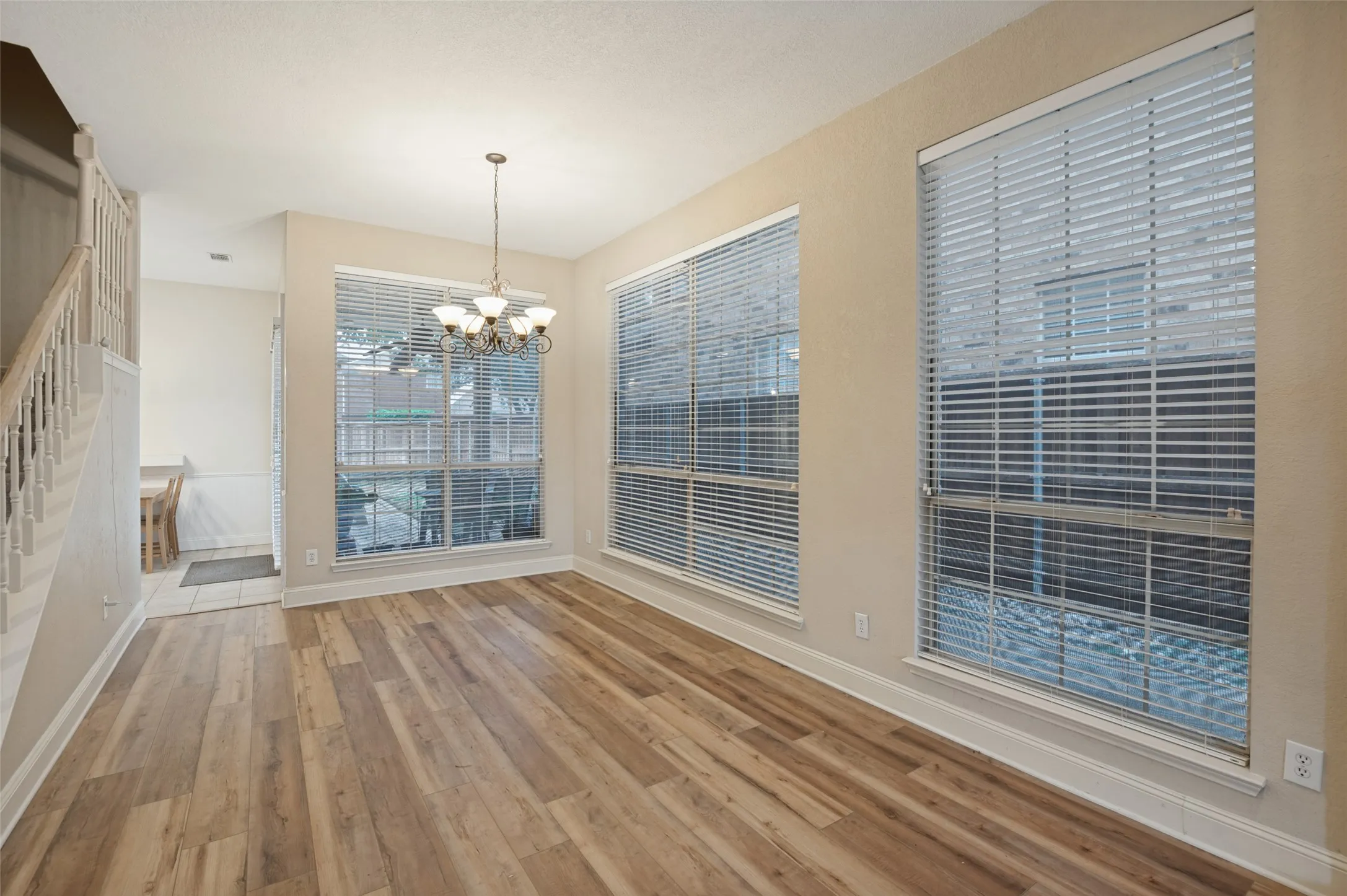 Single Family Residence For Sale in Dallas County , 649 Raintree Circle, Coppell, Texas 75019, 4 Bedroom, 3 Bathroom, 2 Garage spaces, 2,078 Sqft, built in 1990, mls#21404762, Real Estate Agent in Coppell, Homes For Sale in Dallas county, Homes For Sale in Coppell, Realtor in Coppell Texas, Real Estate Brokerage Independent Realty Texas, Luminita Cordes Realtor