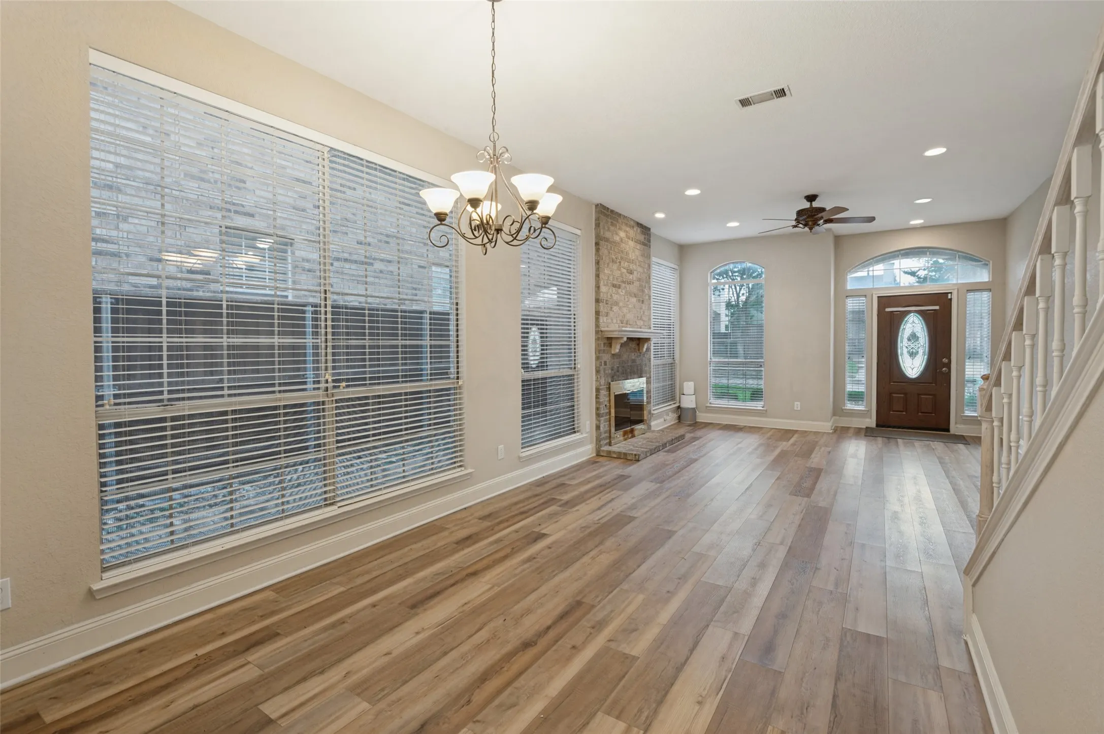 Single Family Residence For Sale in Dallas County , 649 Raintree Circle, Coppell, Texas 75019, 4 Bedroom, 3 Bathroom, 2 Garage spaces, 2,078 Sqft, built in 1990, mls#21404762, Real Estate Agent in Coppell, Homes For Sale in Dallas county, Homes For Sale in Coppell, Realtor in Coppell Texas, Real Estate Brokerage Independent Realty Texas, Luminita Cordes Realtor