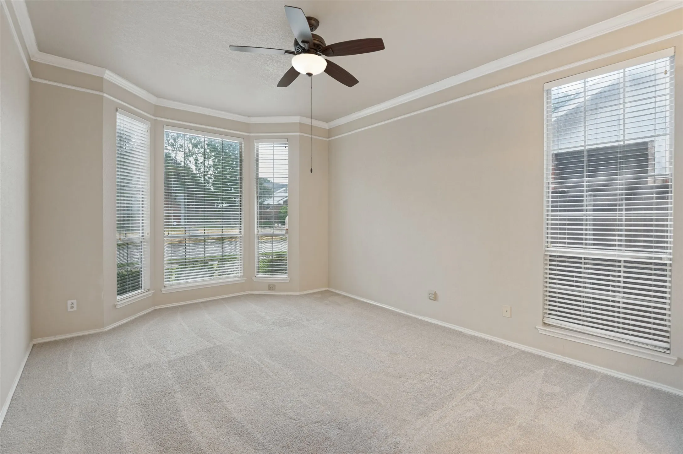 Single Family Residence For Sale in Dallas County , 649 Raintree Circle, Coppell, Texas 75019, 4 Bedroom, 3 Bathroom, 2 Garage spaces, 2,078 Sqft, built in 1990, mls#21404762, Real Estate Agent in Coppell, Homes For Sale in Dallas county, Homes For Sale in Coppell, Realtor in Coppell Texas, Real Estate Brokerage Independent Realty Texas, Luminita Cordes Realtor
