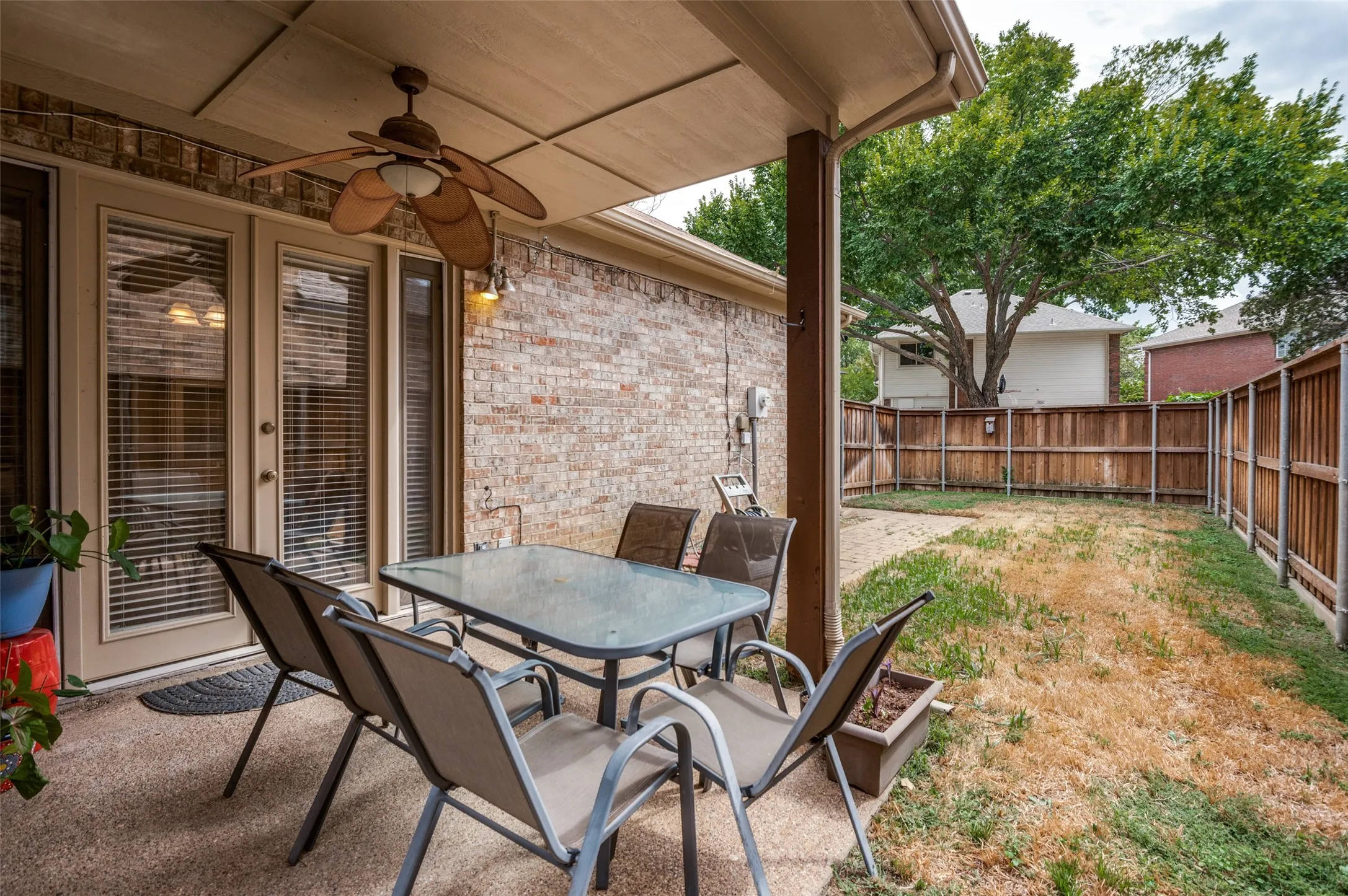 Single Family Residence For Sale in Dallas County , 649 Raintree Circle, Coppell, Texas 75019, 4 Bedroom, 3 Bathroom, 2 Garage spaces, 2,078 Sqft, built in 1990, mls#21404762, Real Estate Agent in Coppell, Homes For Sale in Dallas county, Homes For Sale in Coppell, Realtor in Coppell Texas, Real Estate Brokerage Independent Realty Texas, Luminita Cordes Realtor