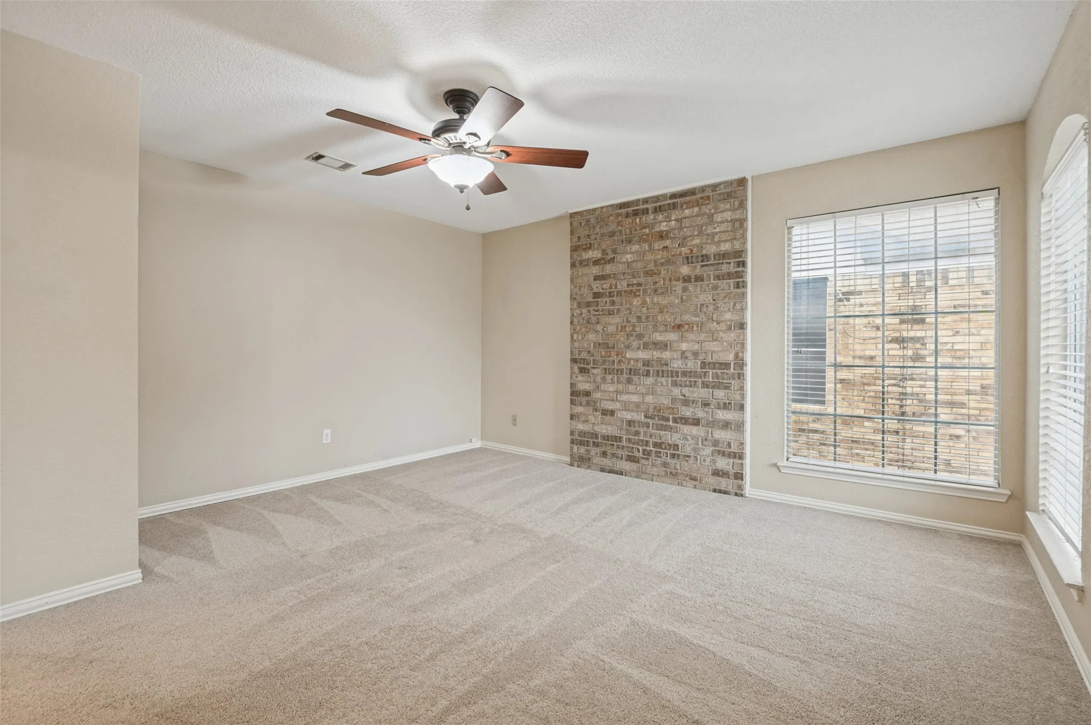 Single Family Residence For Sale in Dallas County , 649 Raintree Circle, Coppell, Texas 75019, 4 Bedroom, 3 Bathroom, 2 Garage spaces, 2,078 Sqft, built in 1990, mls#21404762, Real Estate Agent in Coppell, Homes For Sale in Dallas county, Homes For Sale in Coppell, Realtor in Coppell Texas, Real Estate Brokerage Independent Realty Texas, Luminita Cordes Realtor