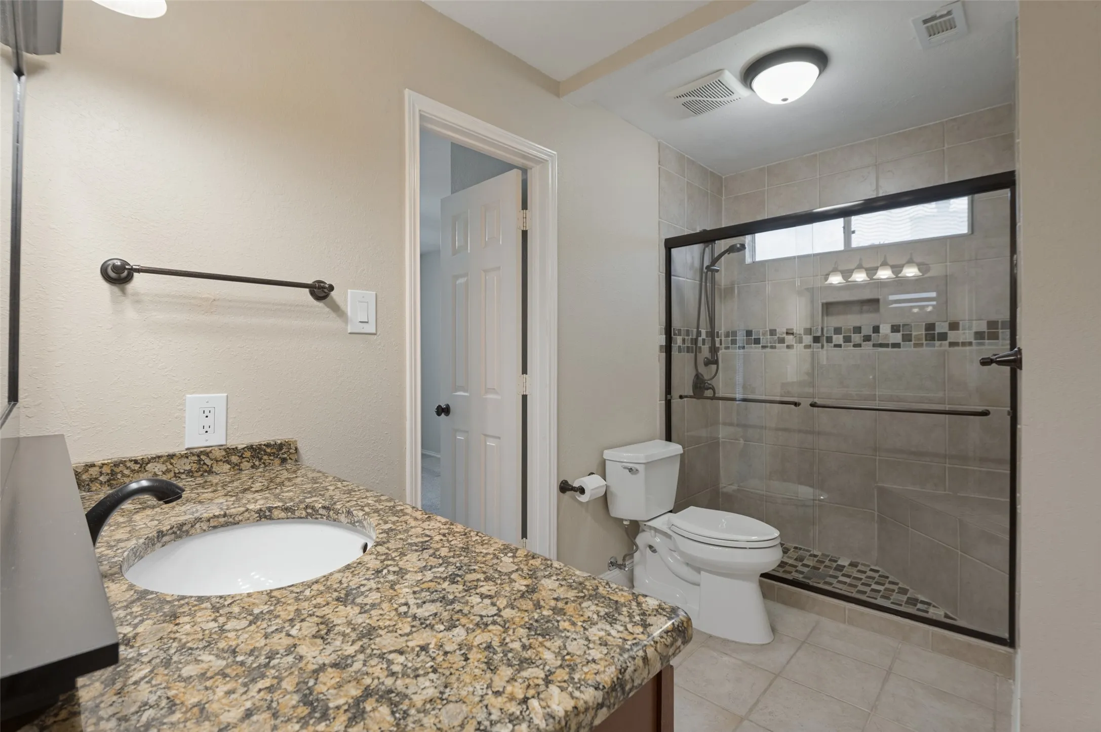 Single Family Residence For Sale in Dallas County , 649 Raintree Circle, Coppell, Texas 75019, 4 Bedroom, 3 Bathroom, 2 Garage spaces, 2,078 Sqft, built in 1990, mls#21404762, Real Estate Agent in Coppell, Homes For Sale in Dallas county, Homes For Sale in Coppell, Realtor in Coppell Texas, Real Estate Brokerage Independent Realty Texas, Luminita Cordes Realtor