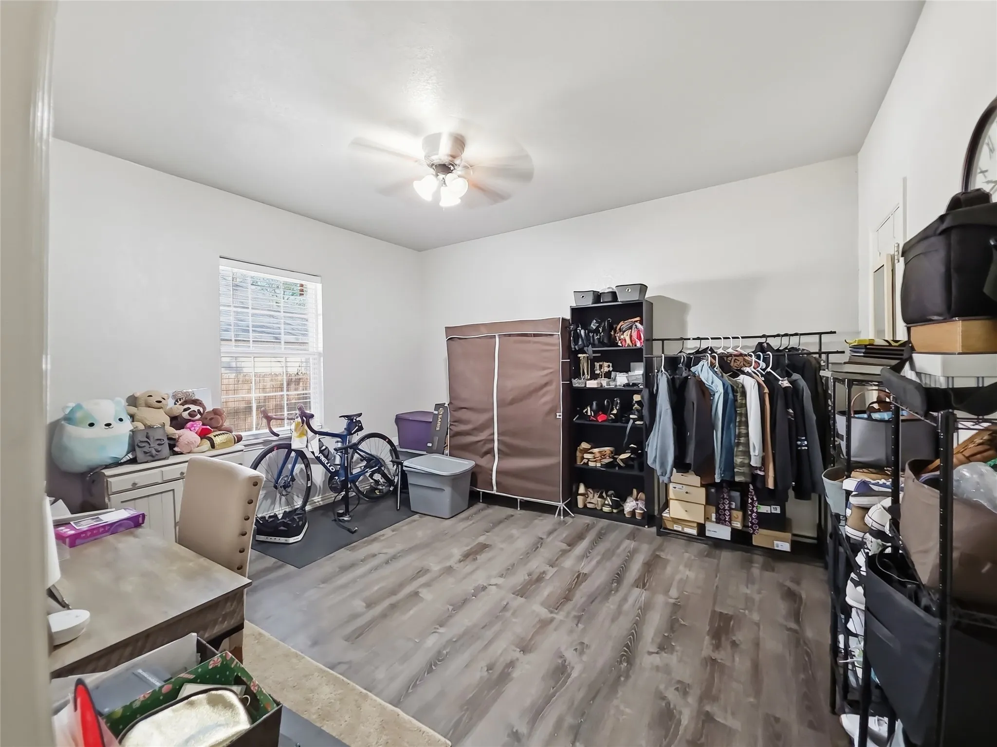 Single Family Residence For Sale in Tarrant County , 1328 Elmwood Avenue, Fort Worth, Texas 76104, 3 Bedroom, 2 Bathroom, Garage spaces, 1,632 Sqft, built in 1929, mls#21406505, Real Estate Agent in Fort Worth, Homes For Sale in Tarrant county, Homes For Sale in Fort Worth, Realtor in Fort Worth Texas, Real Estate Brokerage Independent Realty Texas, Luminita Cordes Realtor