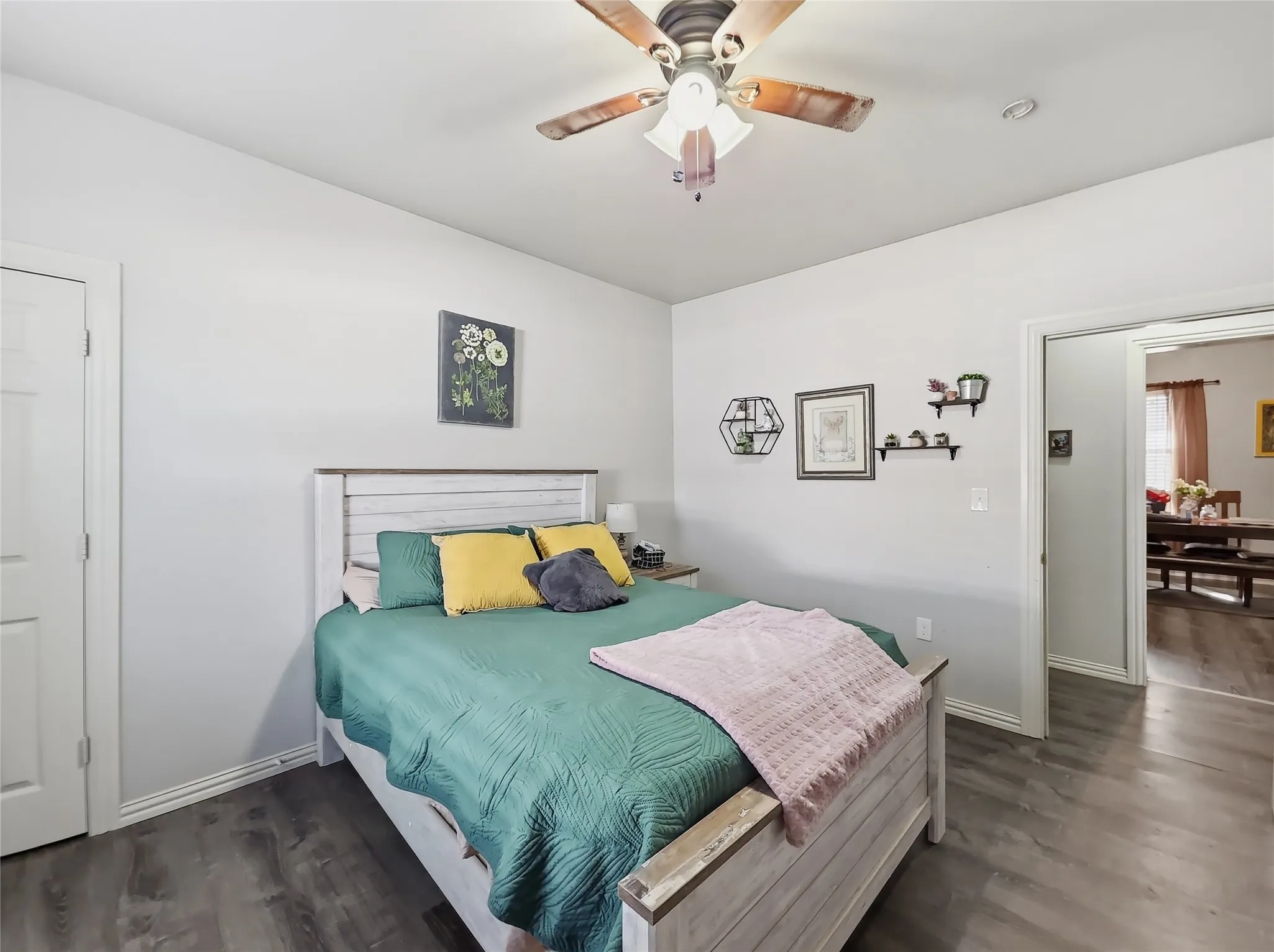 Single Family Residence For Sale in Tarrant County , 1328 Elmwood Avenue, Fort Worth, Texas 76104, 3 Bedroom, 2 Bathroom, Garage spaces, 1,632 Sqft, built in 1929, mls#21406505, Real Estate Agent in Fort Worth, Homes For Sale in Tarrant county, Homes For Sale in Fort Worth, Realtor in Fort Worth Texas, Real Estate Brokerage Independent Realty Texas, Luminita Cordes Realtor