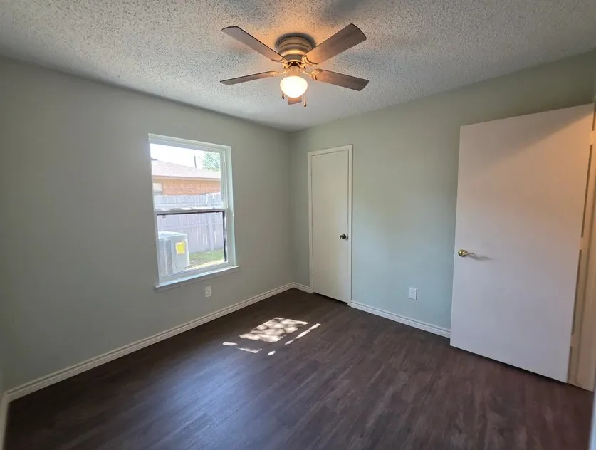 Single Family Residence For Sale in Tarrant County , 421 Allencrest Drive, White Settlement, Texas 76108, 3 Bedroom, 2 Bathroom, 2 Garage spaces, 1,280 Sqft, built in 1985, mls#21407631, Real Estate Agent in White Settlement, Homes For Sale in Tarrant county, Homes For Sale in White Settlement, Realtor in White Settlement Texas, Real Estate Brokerage Independent Realty Texas, Luminita Cordes Realtor
