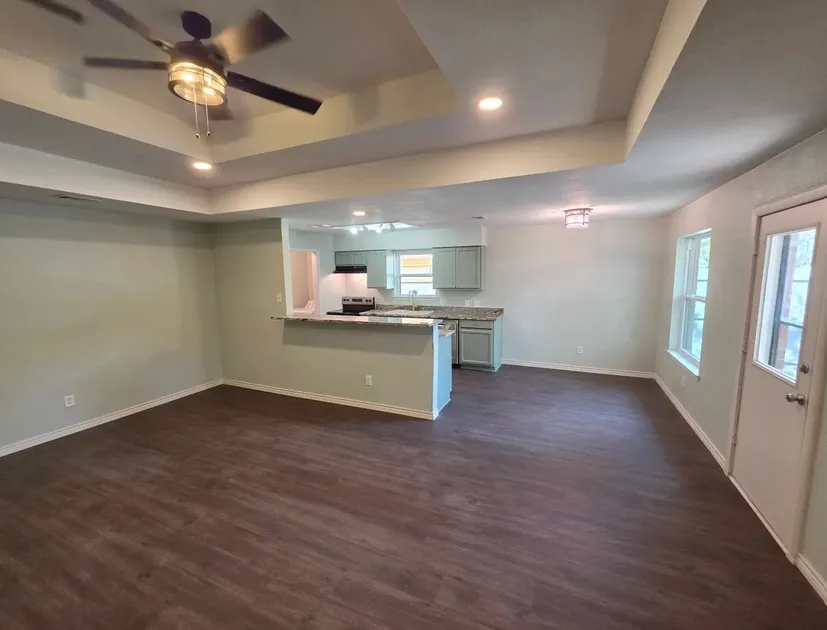 Single Family Residence For Sale in Tarrant County , 421 Allencrest Drive, White Settlement, Texas 76108, 3 Bedroom, 2 Bathroom, 2 Garage spaces, 1,280 Sqft, built in 1985, mls#21407631, Real Estate Agent in White Settlement, Homes For Sale in Tarrant county, Homes For Sale in White Settlement, Realtor in White Settlement Texas, Real Estate Brokerage Independent Realty Texas, Luminita Cordes Realtor