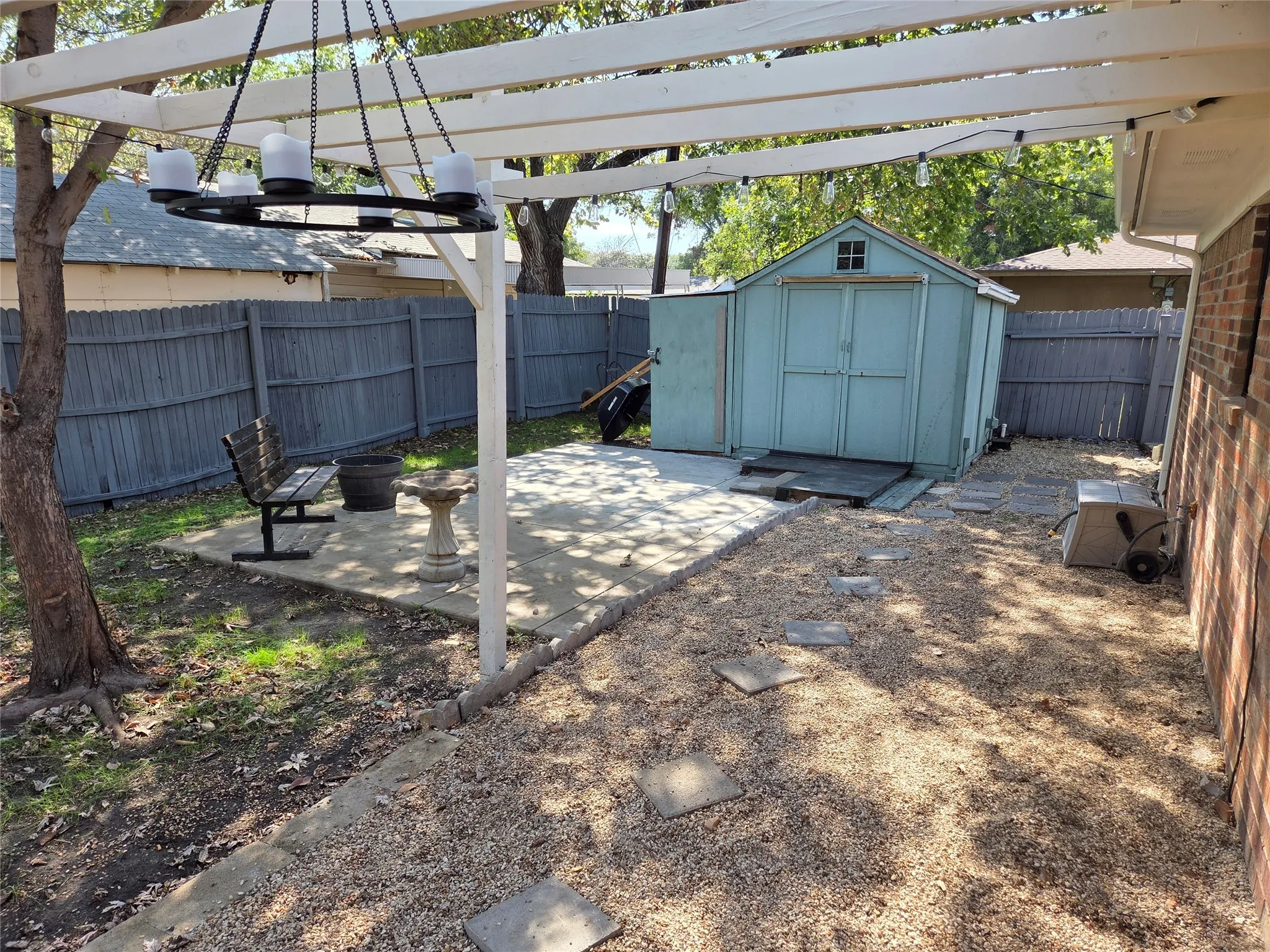 Single Family Residence For Sale in Tarrant County , 421 Allencrest Drive, White Settlement, Texas 76108, 3 Bedroom, 2 Bathroom, 2 Garage spaces, 1,280 Sqft, built in 1985, mls#21407631, Real Estate Agent in White Settlement, Homes For Sale in Tarrant county, Homes For Sale in White Settlement, Realtor in White Settlement Texas, Real Estate Brokerage Independent Realty Texas, Luminita Cordes Realtor