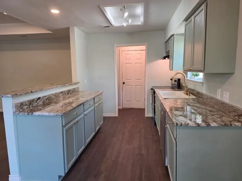 Single Family Residence For Sale in Tarrant County , 421 Allencrest Drive, White Settlement, Texas 76108, 3 Bedroom, 2 Bathroom, 2 Garage spaces, 1,280 Sqft, built in 1985, mls#21407631, Real Estate Agent in White Settlement, Homes For Sale in Tarrant county, Homes For Sale in White Settlement, Realtor in White Settlement Texas, Real Estate Brokerage Independent Realty Texas, Luminita Cordes Realtor
