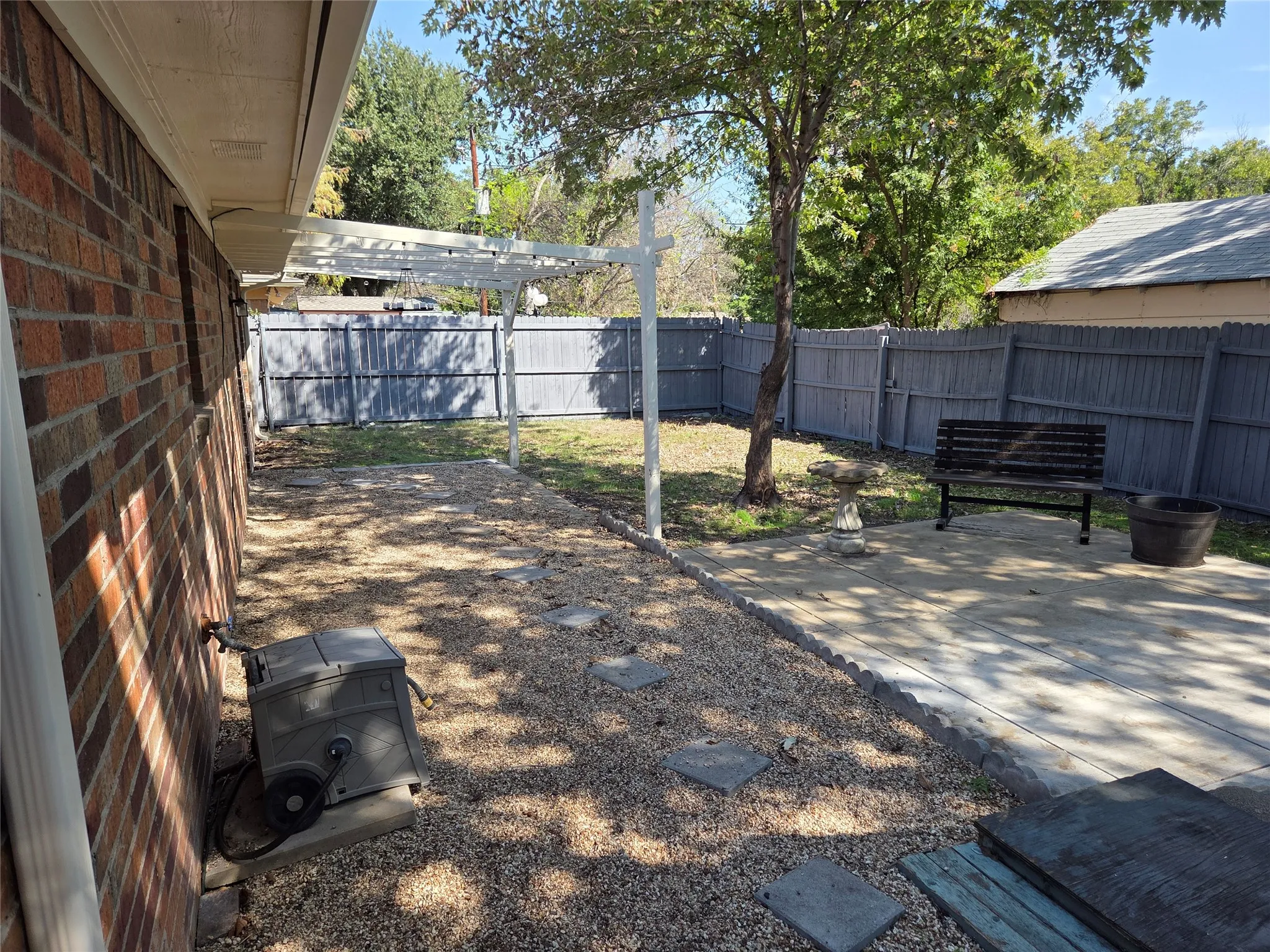 Single Family Residence For Sale in Tarrant County , 421 Allencrest Drive, White Settlement, Texas 76108, 3 Bedroom, 2 Bathroom, 2 Garage spaces, 1,280 Sqft, built in 1985, mls#21407631, Real Estate Agent in White Settlement, Homes For Sale in Tarrant county, Homes For Sale in White Settlement, Realtor in White Settlement Texas, Real Estate Brokerage Independent Realty Texas, Luminita Cordes Realtor