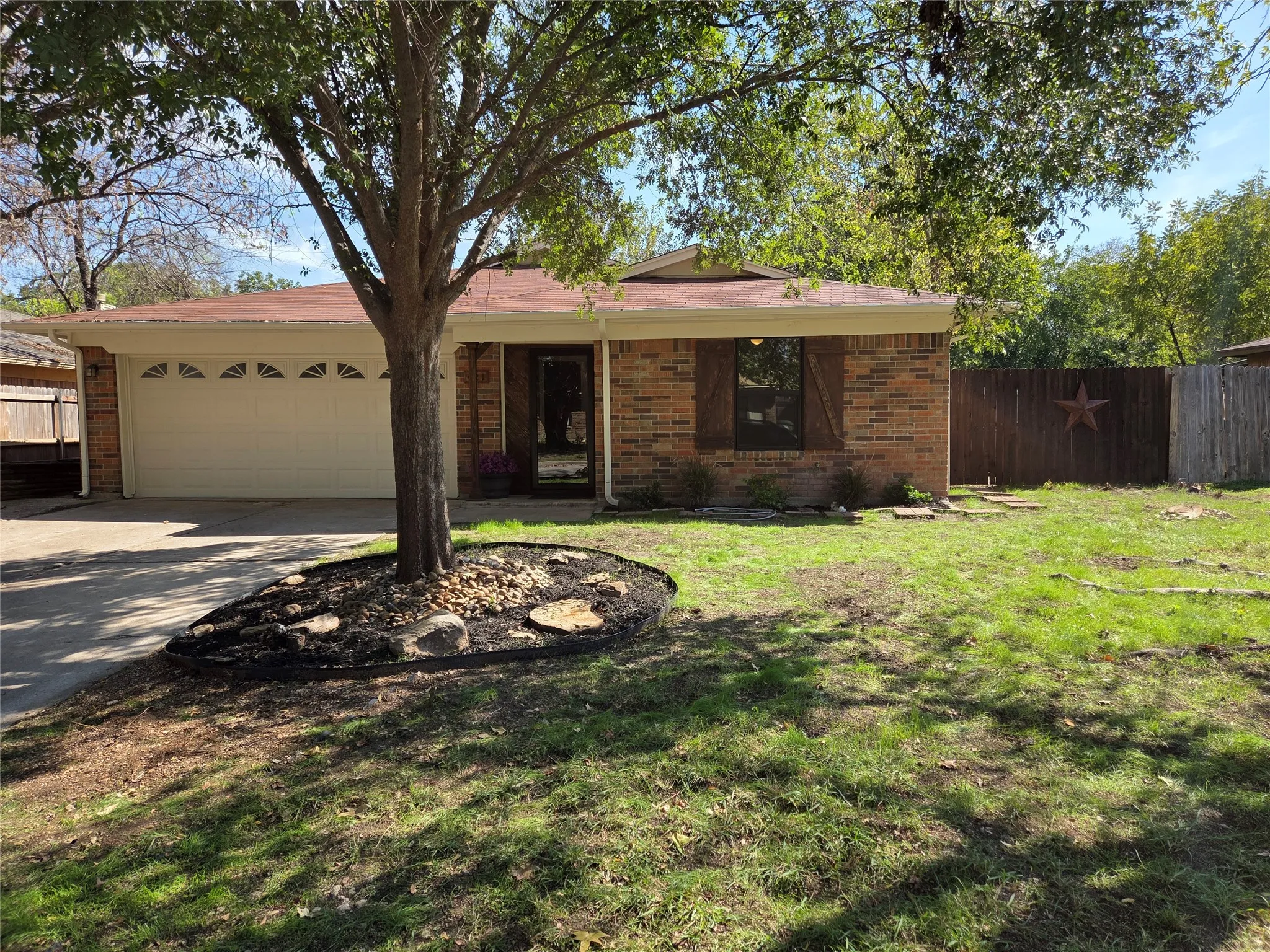 Single Family Residence For Sale in Tarrant County , 421 Allencrest Drive, White Settlement, Texas 76108, 3 Bedroom, 2 Bathroom, 2 Garage spaces, 1,280 Sqft, built in 1985, mls#21407631, Real Estate Agent in White Settlement, Homes For Sale in Tarrant county, Homes For Sale in White Settlement, Realtor in White Settlement Texas, Real Estate Brokerage Independent Realty Texas, Luminita Cordes Realtor