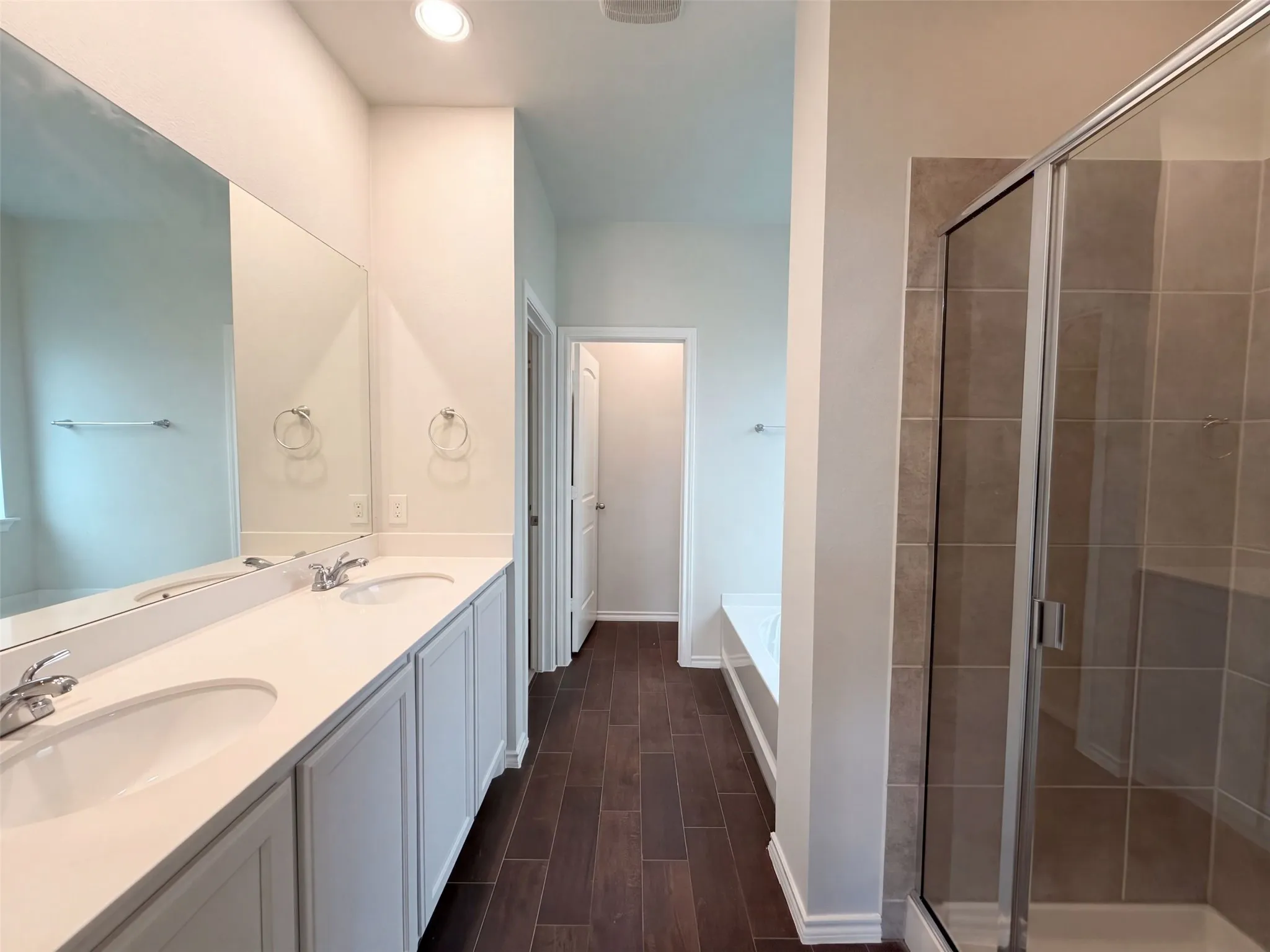 Single Family Residence For Sale in Kaufman County , 2825 Journey Lane, Heartland, Texas 75114, 3 Bedroom, 2 Bathroom, 2 Garage spaces, 1,460 Sqft, built in 2020, mls#21407642, Real Estate Agent in Heartland, Homes For Sale in Kaufman county, Homes For Sale in Heartland, Realtor in Heartland Texas, Real Estate Brokerage Independent Realty Texas, Luminita Cordes Realtor