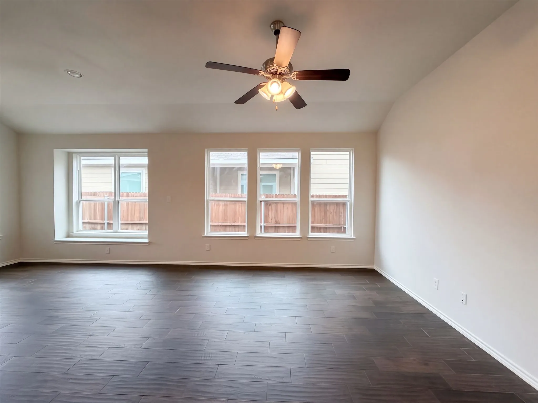 Single Family Residence For Sale in Kaufman County , 2825 Journey Lane, Heartland, Texas 75114, 3 Bedroom, 2 Bathroom, 2 Garage spaces, 1,460 Sqft, built in 2020, mls#21407642, Real Estate Agent in Heartland, Homes For Sale in Kaufman county, Homes For Sale in Heartland, Realtor in Heartland Texas, Real Estate Brokerage Independent Realty Texas, Luminita Cordes Realtor