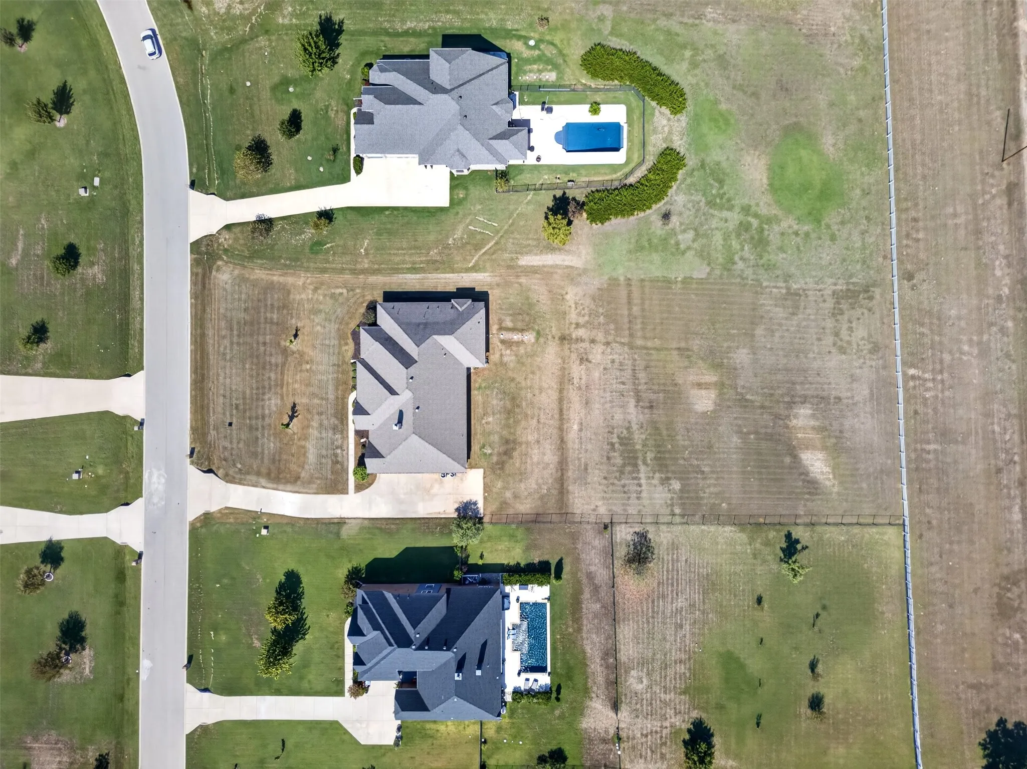 Single Family Residence For Sale in Tarrant County , 225 Diamond Rose Drive, Burleson, Texas 76028, 5 Bedroom, 4 Bathroom, 3 Garage spaces, 3,507 Sqft, built in 2015, mls#21399119, Real Estate Agent in Burleson, Homes For Sale in Tarrant county, Homes For Sale in Burleson, Realtor in Burleson Texas, Real Estate Brokerage Independent Realty Texas, Luminita Cordes Realtor