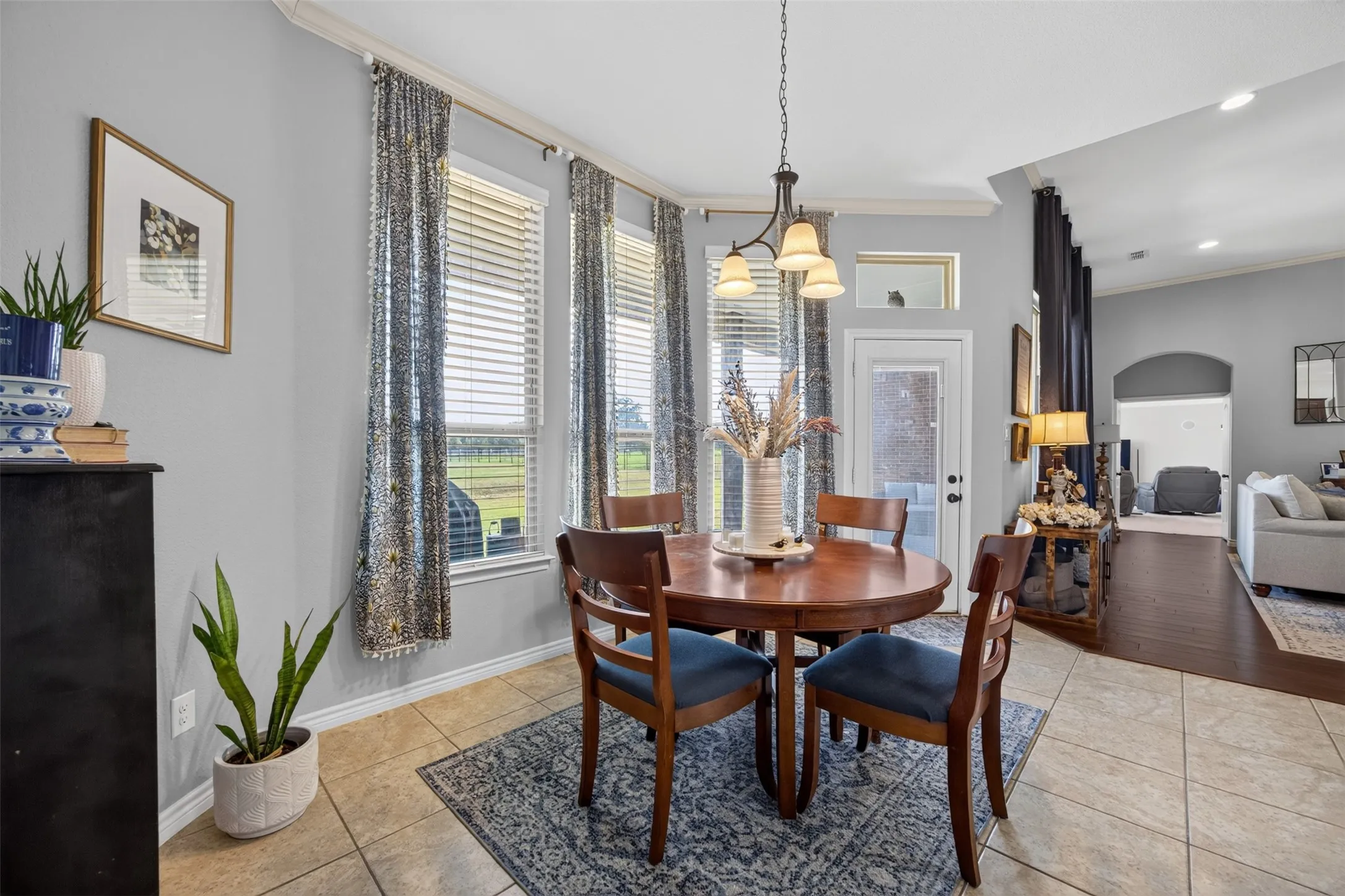 Breakfast room off the kitchen