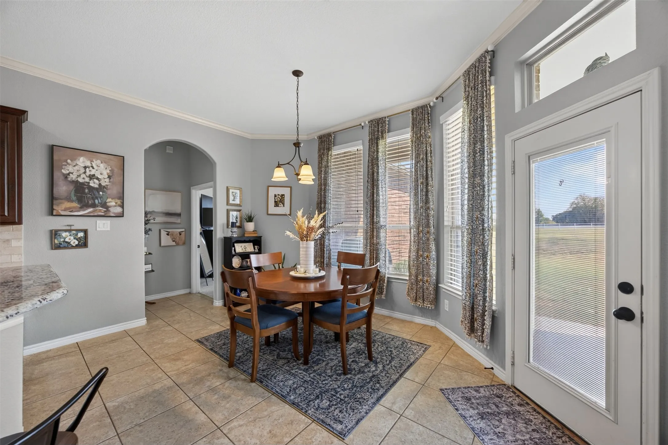 Breakfast room off the kitchen