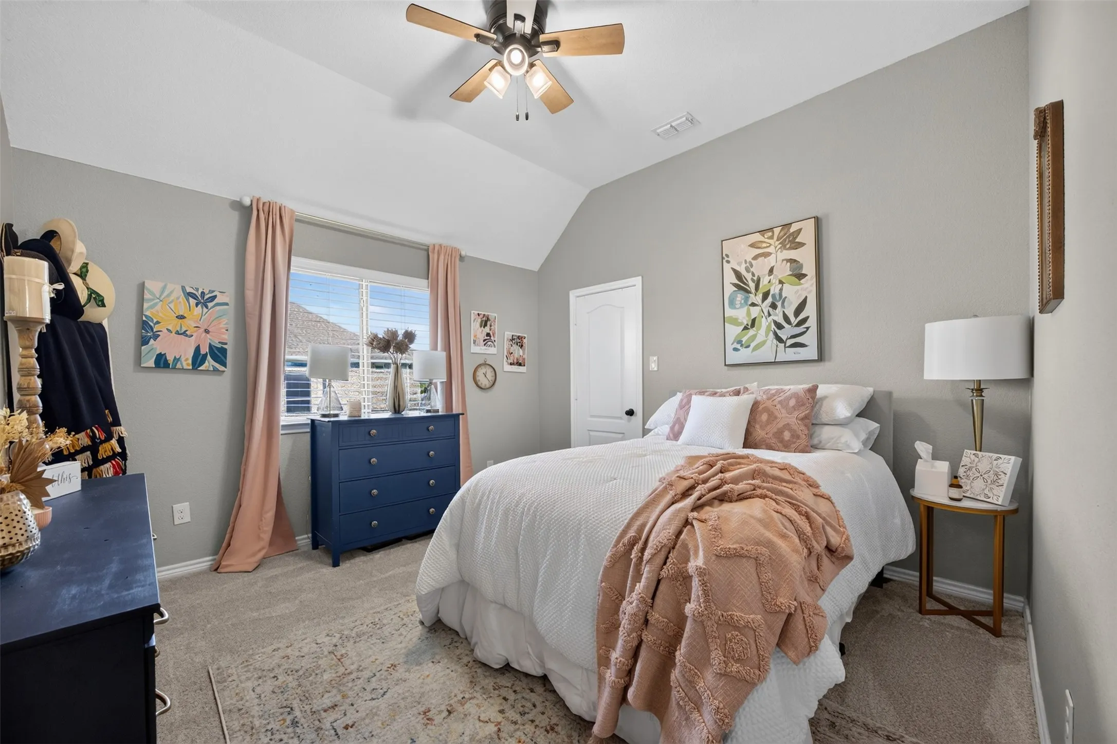 Guest bedroom with walk-in closet
