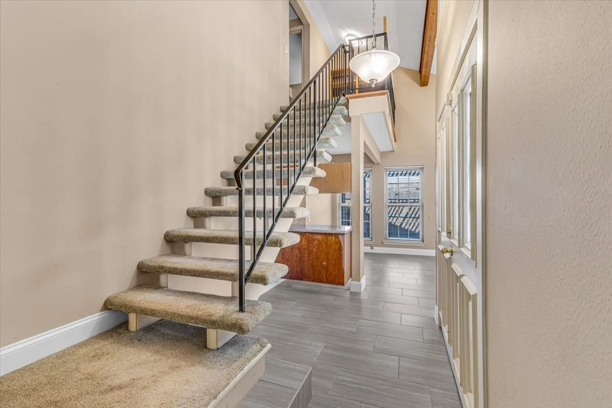 Single Family Residence For Sale in Dallas County , 2801 Vancouver Street, Irving, Texas 75062, 4 Bedroom, 3 Bathroom, 2 Garage spaces, 1,956 Sqft, built in 1966, mls#21407109, Real Estate Agent in Irving, Homes For Sale in Dallas county, Homes For Sale in Irving, Realtor in Irving Texas, Real Estate Brokerage Independent Realty Texas, Luminita Cordes Realtor