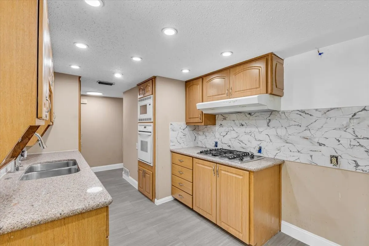Single Family Residence For Sale in Dallas County , 2801 Vancouver Street, Irving, Texas 75062, 4 Bedroom, 3 Bathroom, 2 Garage spaces, 1,956 Sqft, built in 1966, mls#21407109, Real Estate Agent in Irving, Homes For Sale in Dallas county, Homes For Sale in Irving, Realtor in Irving Texas, Real Estate Brokerage Independent Realty Texas, Luminita Cordes Realtor