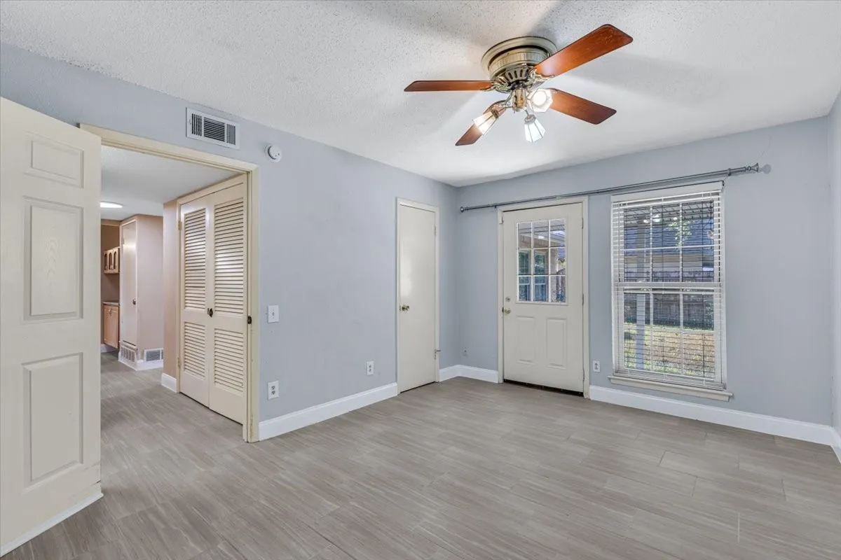 Single Family Residence For Sale in Dallas County , 2801 Vancouver Street, Irving, Texas 75062, 4 Bedroom, 3 Bathroom, 2 Garage spaces, 1,956 Sqft, built in 1966, mls#21407109, Real Estate Agent in Irving, Homes For Sale in Dallas county, Homes For Sale in Irving, Realtor in Irving Texas, Real Estate Brokerage Independent Realty Texas, Luminita Cordes Realtor