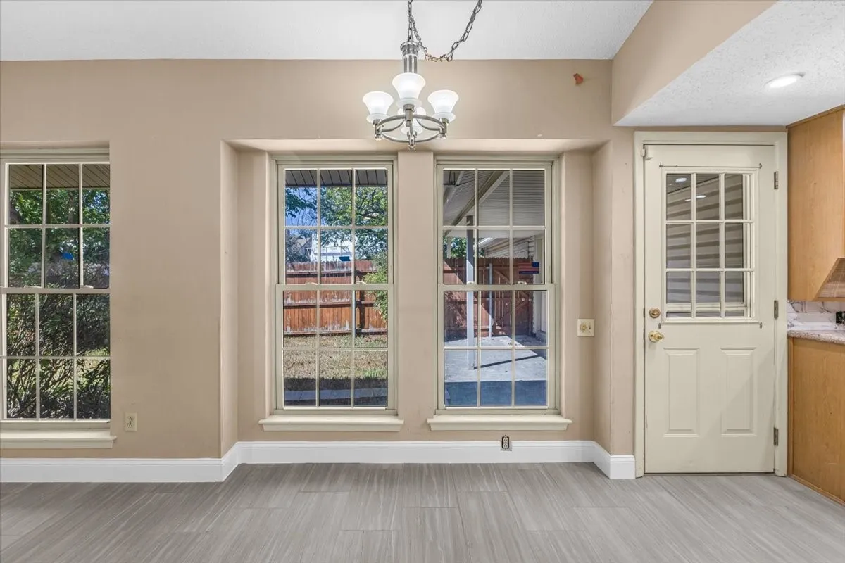 Single Family Residence For Sale in Dallas County , 2801 Vancouver Street, Irving, Texas 75062, 4 Bedroom, 3 Bathroom, 2 Garage spaces, 1,956 Sqft, built in 1966, mls#21407109, Real Estate Agent in Irving, Homes For Sale in Dallas county, Homes For Sale in Irving, Realtor in Irving Texas, Real Estate Brokerage Independent Realty Texas, Luminita Cordes Realtor