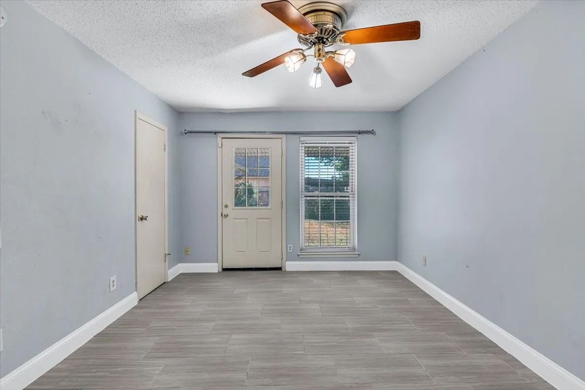 Single Family Residence For Sale in Dallas County , 2801 Vancouver Street, Irving, Texas 75062, 4 Bedroom, 3 Bathroom, 2 Garage spaces, 1,956 Sqft, built in 1966, mls#21407109, Real Estate Agent in Irving, Homes For Sale in Dallas county, Homes For Sale in Irving, Realtor in Irving Texas, Real Estate Brokerage Independent Realty Texas, Luminita Cordes Realtor