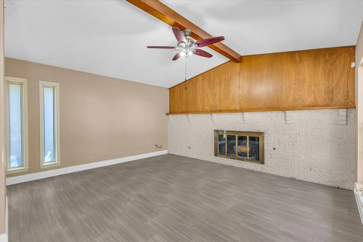 Single Family Residence For Sale in Dallas County , 2801 Vancouver Street, Irving, Texas 75062, 4 Bedroom, 3 Bathroom, 2 Garage spaces, 1,956 Sqft, built in 1966, mls#21407109, Real Estate Agent in Irving, Homes For Sale in Dallas county, Homes For Sale in Irving, Realtor in Irving Texas, Real Estate Brokerage Independent Realty Texas, Luminita Cordes Realtor