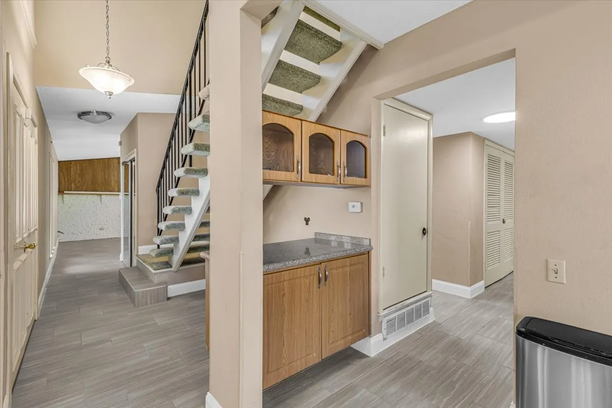 Single Family Residence For Sale in Dallas County , 2801 Vancouver Street, Irving, Texas 75062, 4 Bedroom, 3 Bathroom, 2 Garage spaces, 1,956 Sqft, built in 1966, mls#21407109, Real Estate Agent in Irving, Homes For Sale in Dallas county, Homes For Sale in Irving, Realtor in Irving Texas, Real Estate Brokerage Independent Realty Texas, Luminita Cordes Realtor