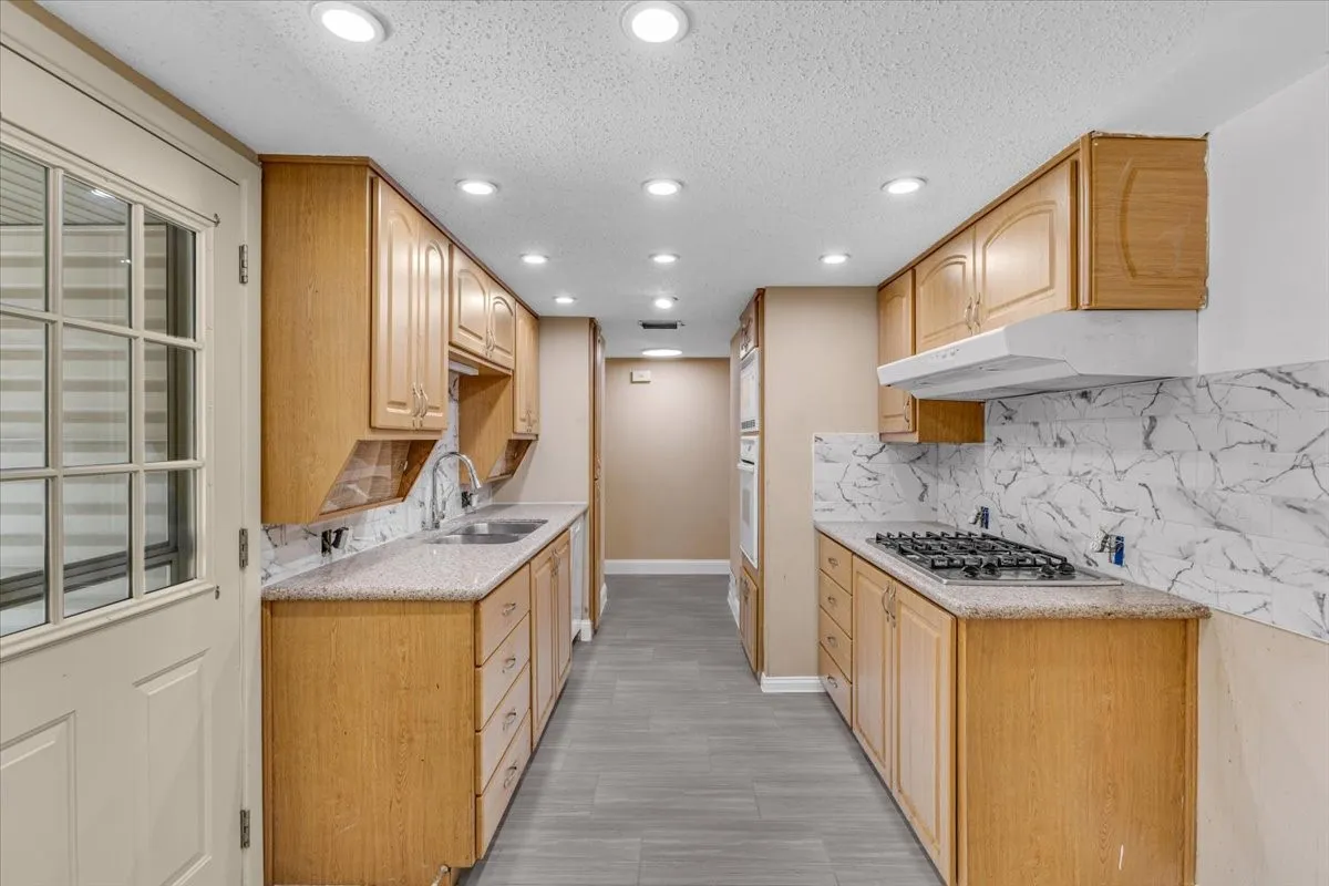 Single Family Residence For Sale in Dallas County , 2801 Vancouver Street, Irving, Texas 75062, 4 Bedroom, 3 Bathroom, 2 Garage spaces, 1,956 Sqft, built in 1966, mls#21407109, Real Estate Agent in Irving, Homes For Sale in Dallas county, Homes For Sale in Irving, Realtor in Irving Texas, Real Estate Brokerage Independent Realty Texas, Luminita Cordes Realtor