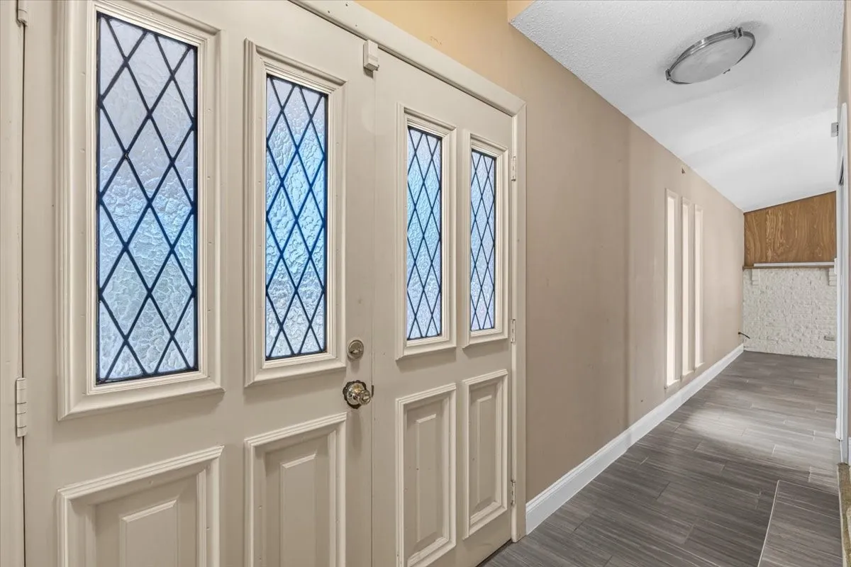 Single Family Residence For Sale in Dallas County , 2801 Vancouver Street, Irving, Texas 75062, 4 Bedroom, 3 Bathroom, 2 Garage spaces, 1,956 Sqft, built in 1966, mls#21407109, Real Estate Agent in Irving, Homes For Sale in Dallas county, Homes For Sale in Irving, Realtor in Irving Texas, Real Estate Brokerage Independent Realty Texas, Luminita Cordes Realtor