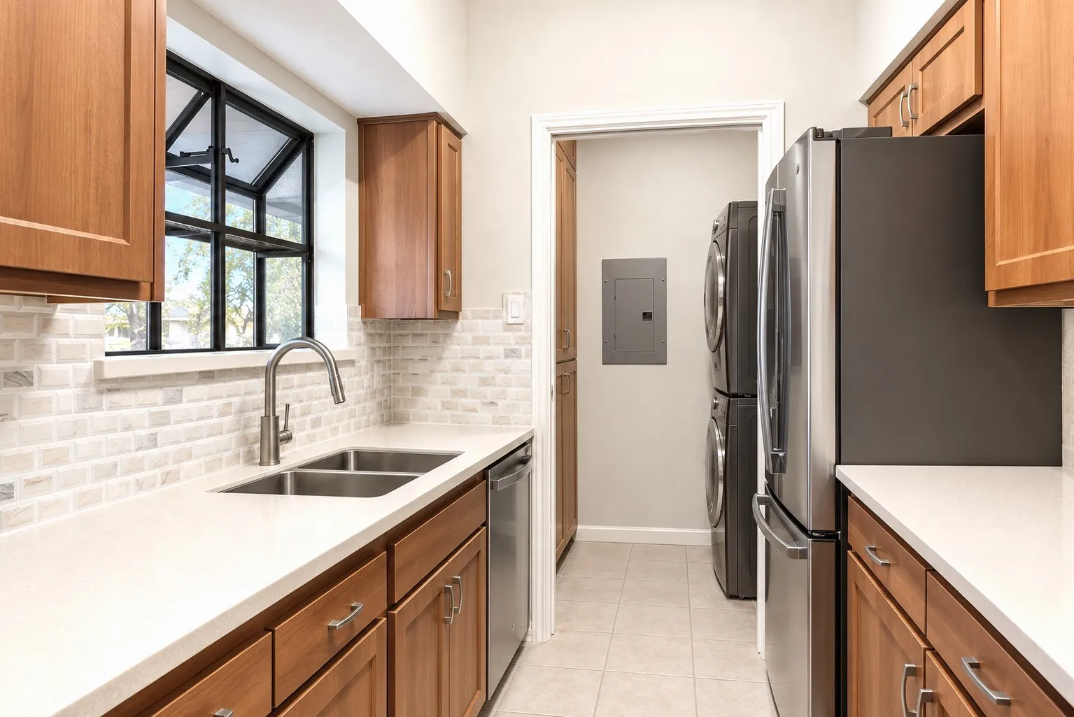 Condominium For Sale in Collin County , 3101 Townbluff Drive 1013, Plano, Texas 75075, 3 Bedroom, 2 Bathroom, 1 Garage spaces, 1,153 Sqft, built in 1982, mls#21406340, Real Estate Agent in Plano, Homes For Sale in Collin county, Homes For Sale in Plano, Realtor in Plano Texas, Real Estate Brokerage Independent Realty Texas, Luminita Cordes Realtor