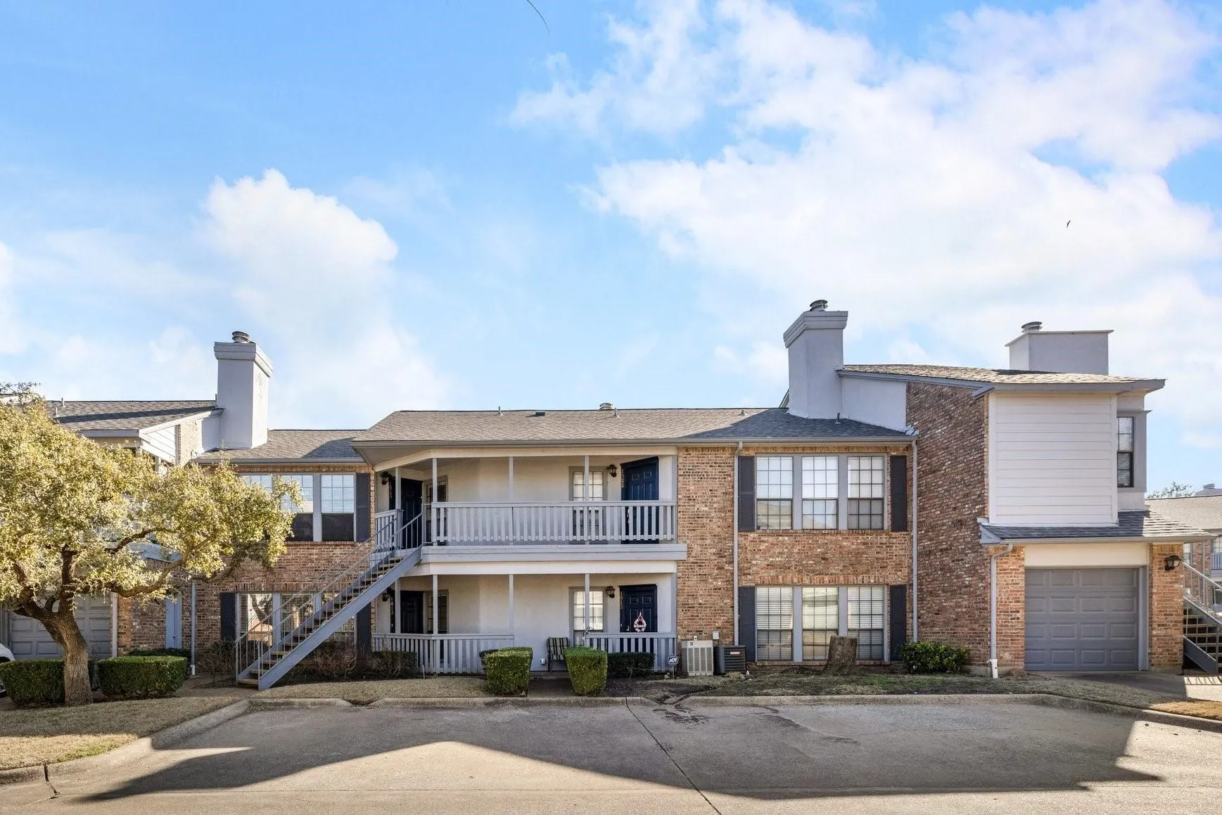 Condominium For Sale in Collin County , 3101 Townbluff Drive 1013, Plano, Texas 75075, 3 Bedroom, 2 Bathroom, 1 Garage spaces, 1,153 Sqft, built in 1982, mls#21406340, Real Estate Agent in Plano, Homes For Sale in Collin county, Homes For Sale in Plano, Realtor in Plano Texas, Real Estate Brokerage Independent Realty Texas, Luminita Cordes Realtor