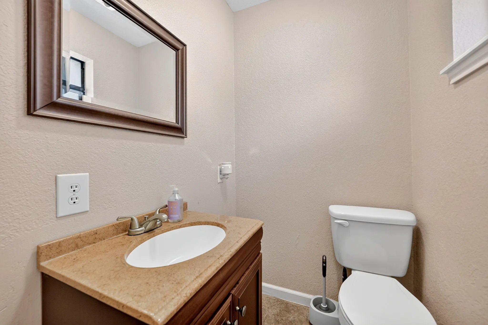 Single Family Residence For Sale in Hunt County , 5274 Private Road 1170, Farmersville, Texas 75442, 3 Bedroom, 2 Bathroom, Garage spaces, 1,685 Sqft, built in 1982, mls#21405037, Real Estate Agent in Farmersville, Homes For Sale in Hunt county, Homes For Sale in Farmersville, Realtor in Farmersville Texas, Real Estate Brokerage Independent Realty Texas, Luminita Cordes Realtor