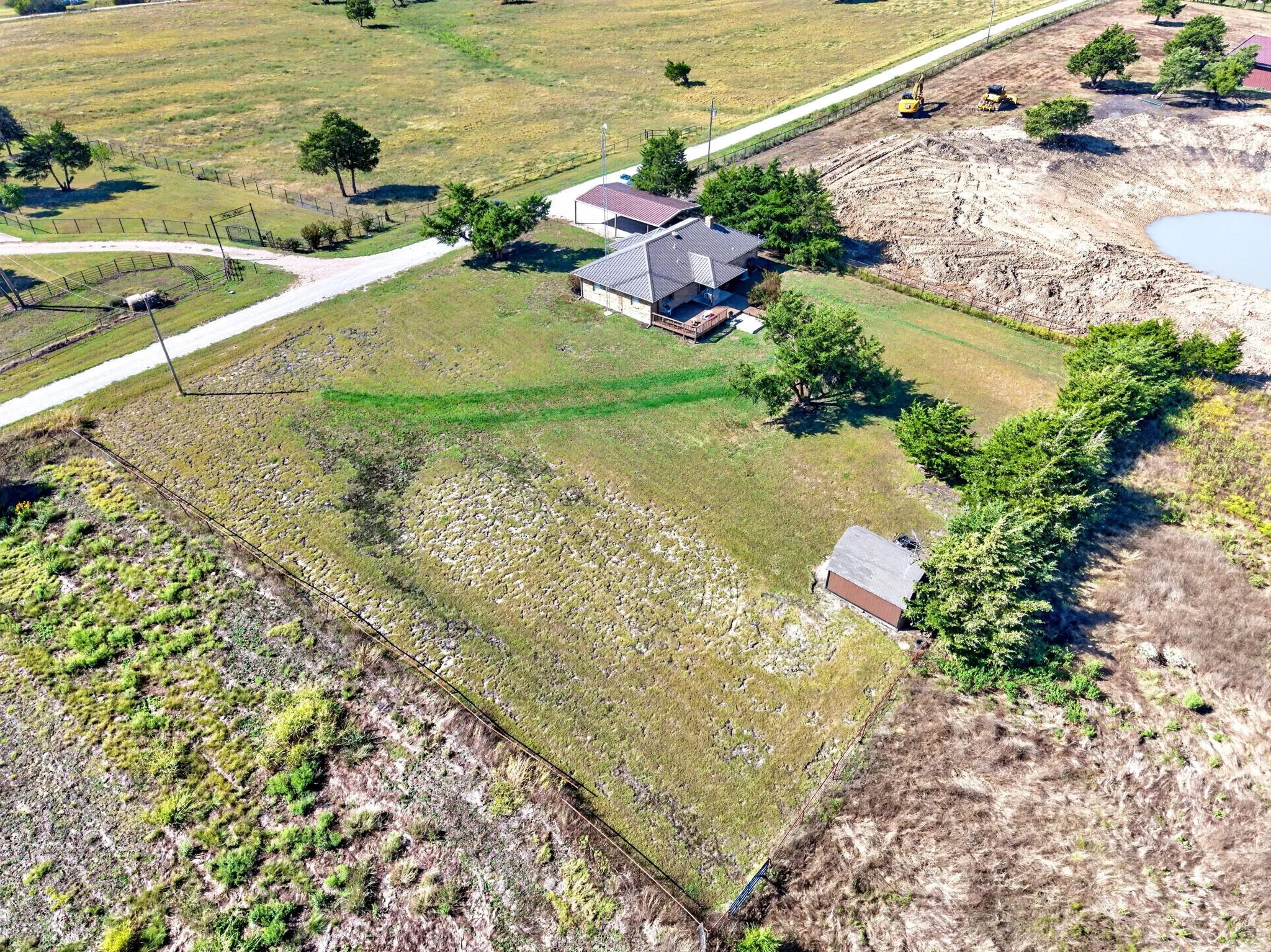 Single Family Residence For Sale in Hunt County , 5274 Private Road 1170, Farmersville, Texas 75442, 3 Bedroom, 2 Bathroom, Garage spaces, 1,685 Sqft, built in 1982, mls#21405037, Real Estate Agent in Farmersville, Homes For Sale in Hunt county, Homes For Sale in Farmersville, Realtor in Farmersville Texas, Real Estate Brokerage Independent Realty Texas, Luminita Cordes Realtor