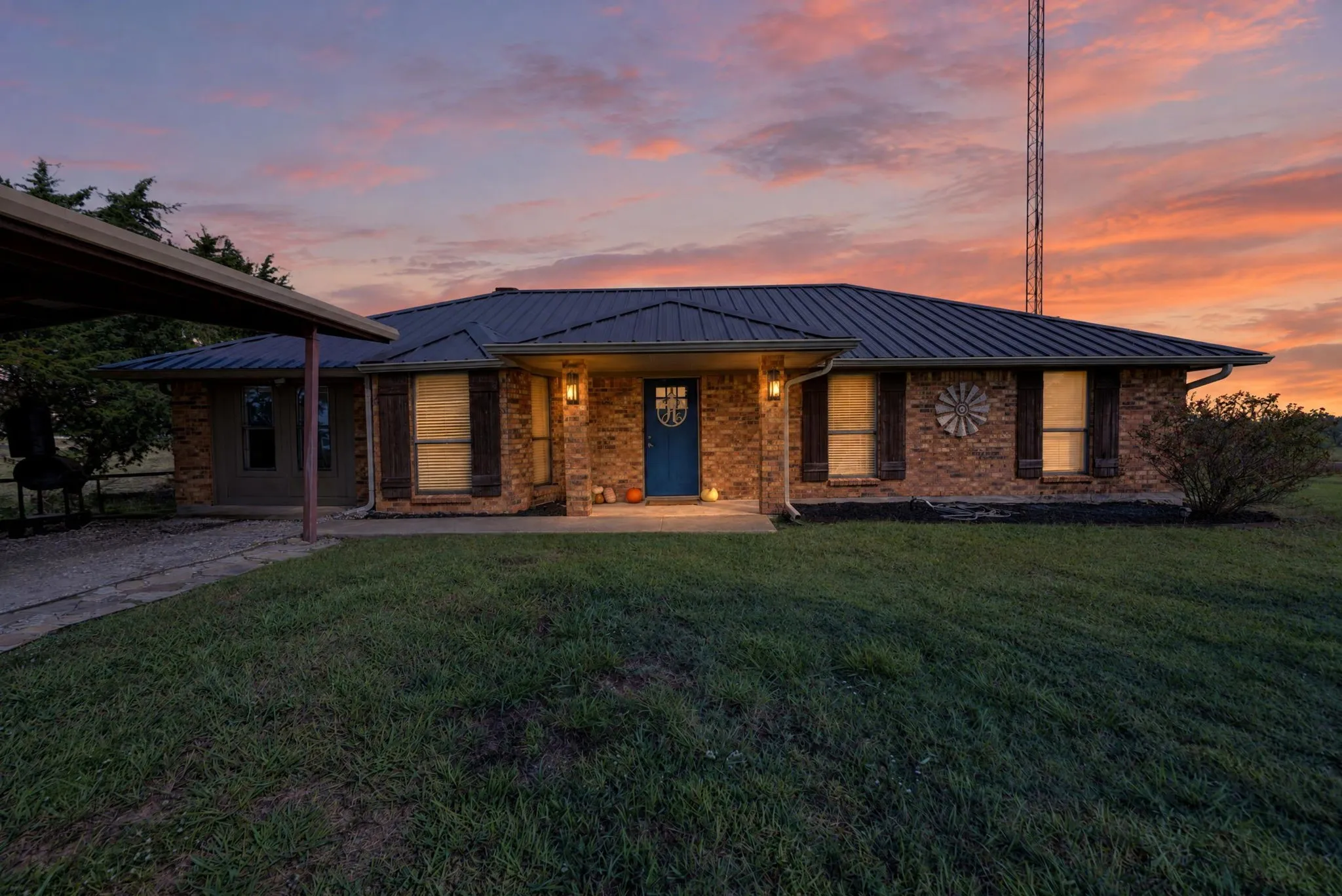 Single Family Residence For Sale