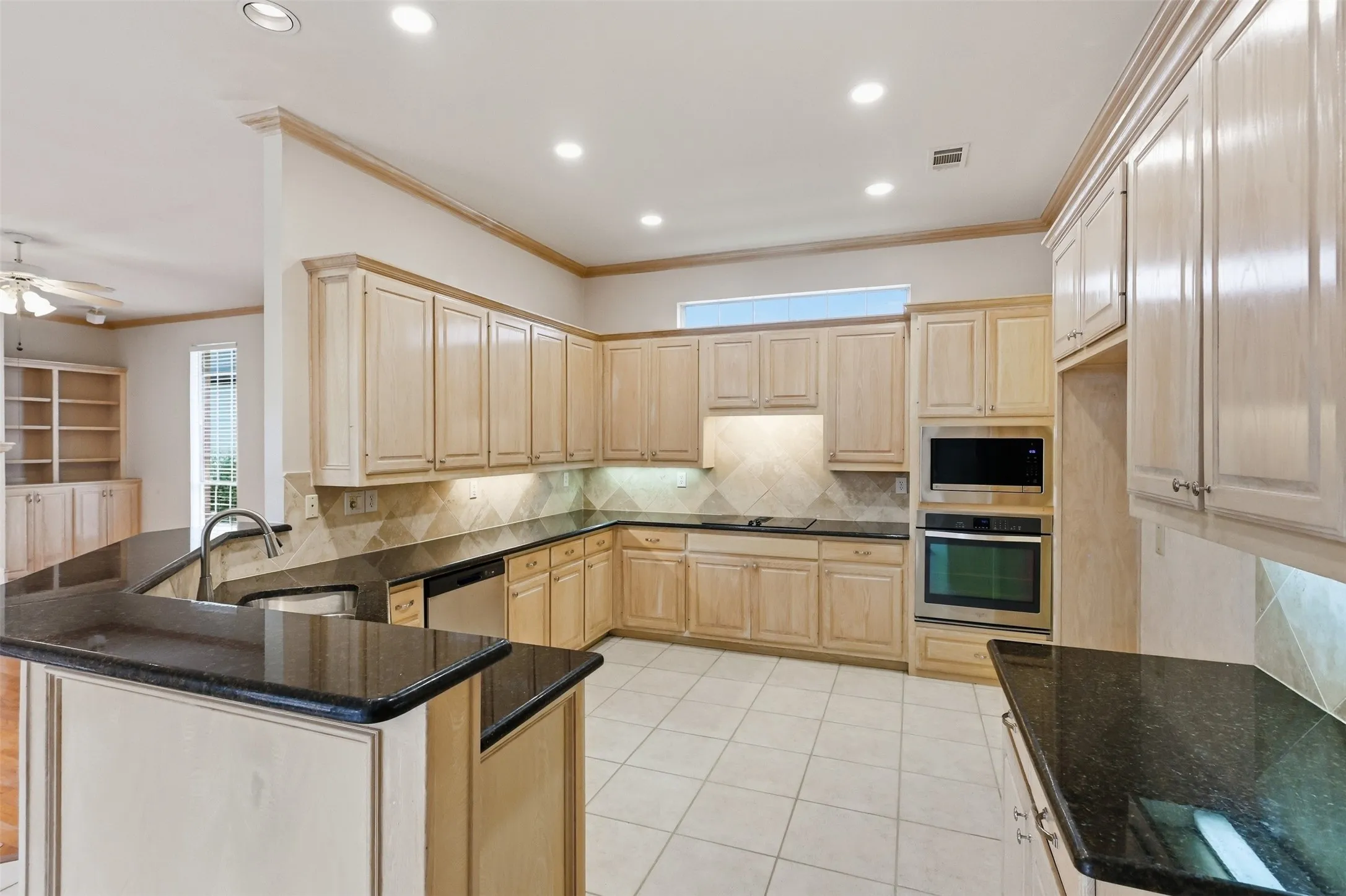 Single Family Residence For Rent in Collin County , 2313 Marblewood Drive, Plano, Texas 75093, 4 Bedroom, 4 Bathroom, 3 Garage spaces, 3,803 Sqft, built in 1993, mls#21398267, Real Estate Agent in Plano, Homes For Rent in Collin county, Homes For Rent in Plano, Realtor in Plano Texas, Real Estate Brokerage Independent Realty Texas, Luminita Cordes Realtor