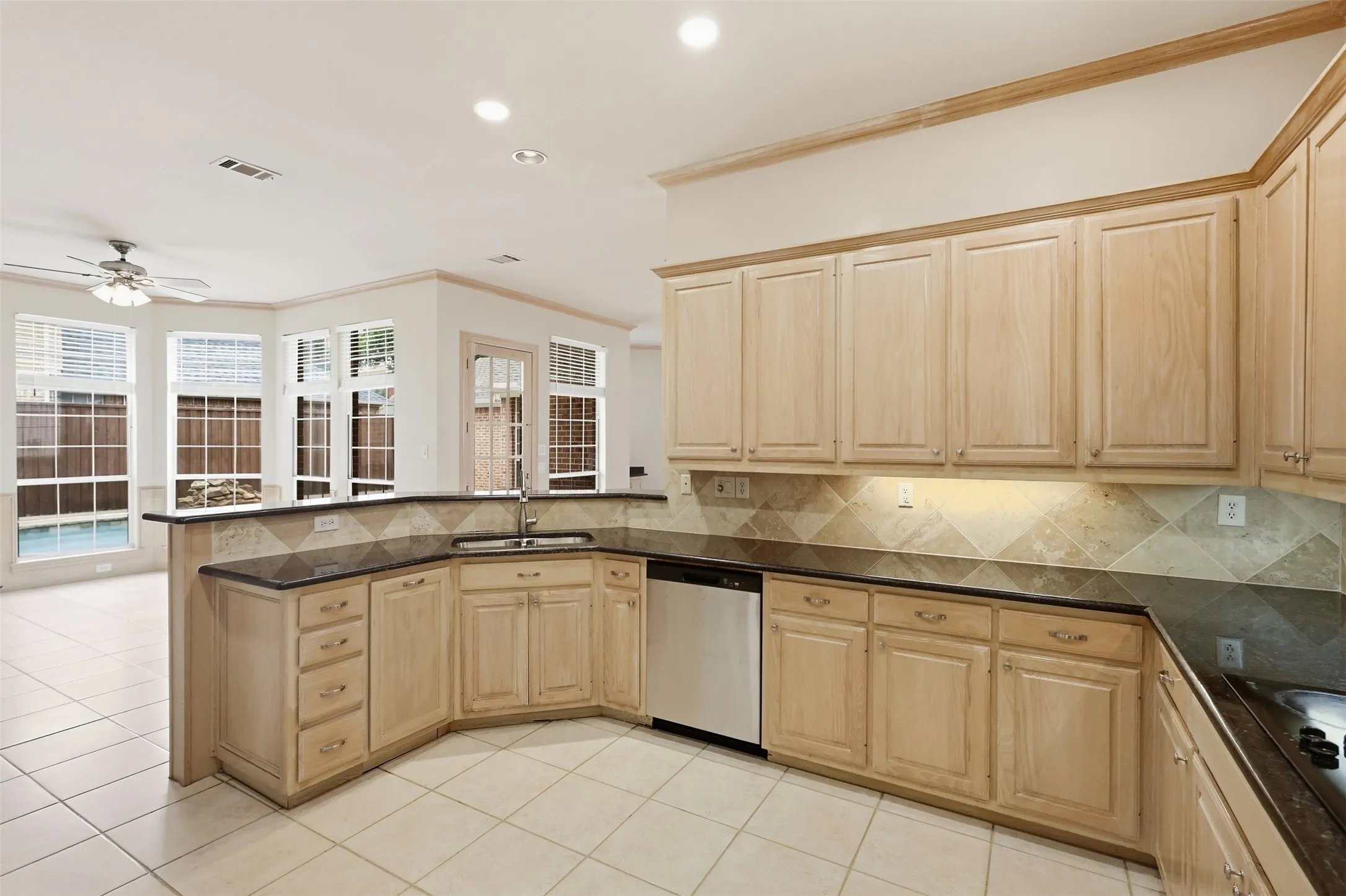 Single Family Residence For Rent in Collin County , 2313 Marblewood Drive, Plano, Texas 75093, 4 Bedroom, 4 Bathroom, 3 Garage spaces, 3,803 Sqft, built in 1993, mls#21398267, Real Estate Agent in Plano, Homes For Rent in Collin county, Homes For Rent in Plano, Realtor in Plano Texas, Real Estate Brokerage Independent Realty Texas, Luminita Cordes Realtor