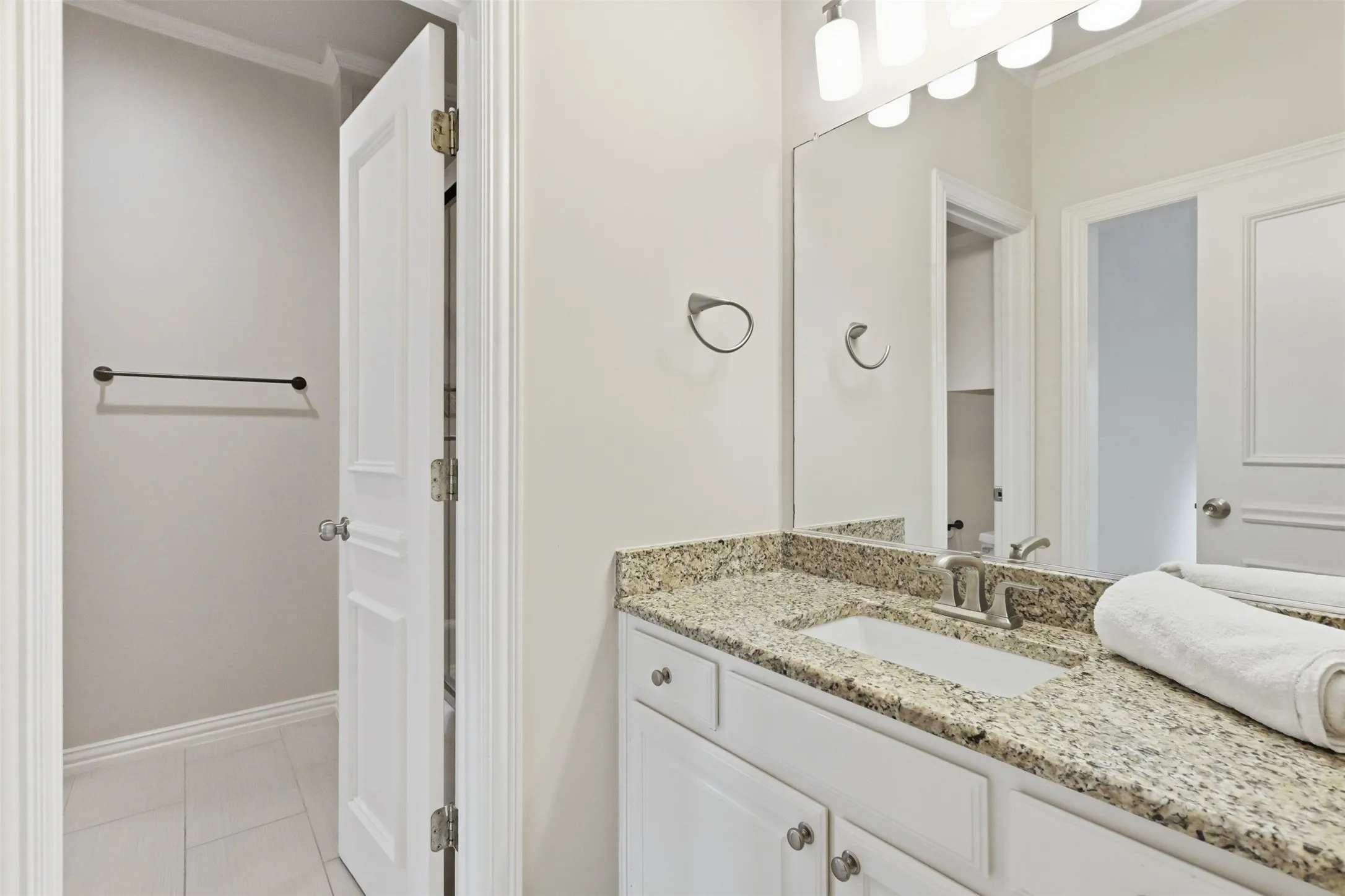 Jack & Jill Bath