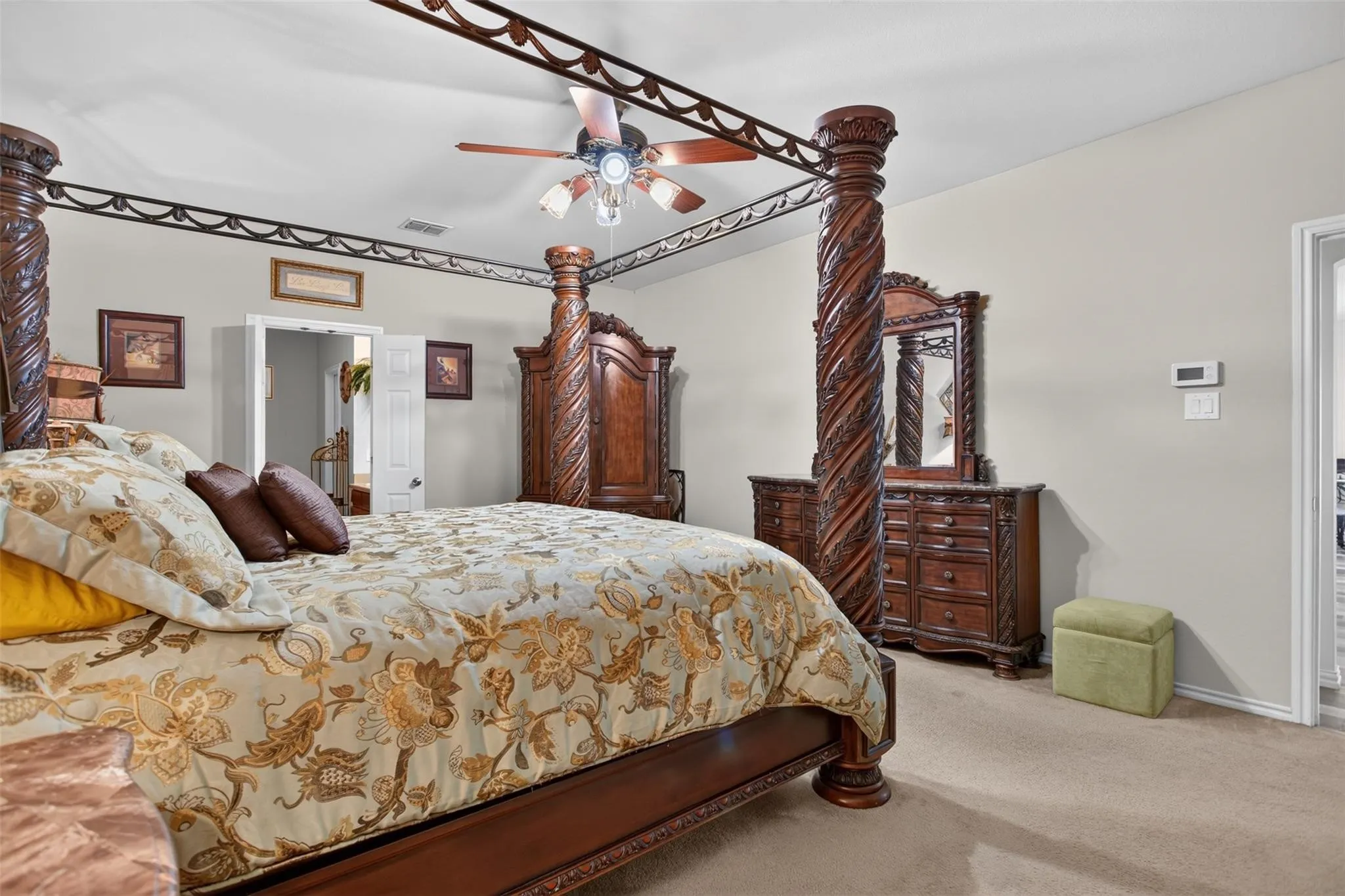 Single Family Residence For Sale in Kaufman County , 200 Independence Trail, Forney, Texas 75126, 3 Bedroom, 2 Bathroom, 4 Garage spaces, 1,970 Sqft, built in 2006, mls#21407658, Real Estate Agent in Forney, Homes For Sale in Kaufman county, Homes For Sale in Forney, Realtor in Forney Texas, Real Estate Brokerage Independent Realty Texas, Luminita Cordes Realtor