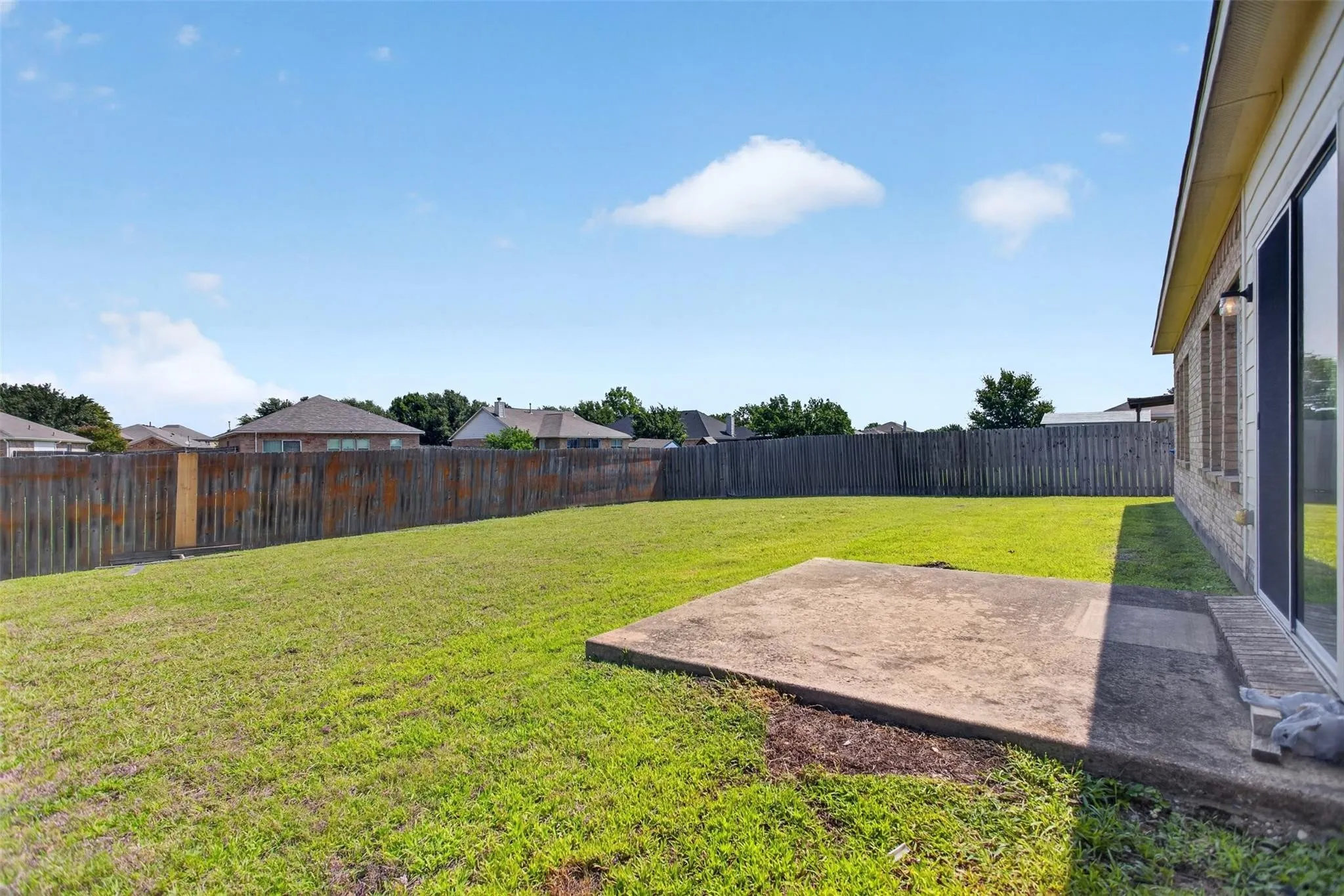 Single Family Residence For Sale in Kaufman County , 200 Independence Trail, Forney, Texas 75126, 3 Bedroom, 2 Bathroom, 4 Garage spaces, 1,970 Sqft, built in 2006, mls#21407658, Real Estate Agent in Forney, Homes For Sale in Kaufman county, Homes For Sale in Forney, Realtor in Forney Texas, Real Estate Brokerage Independent Realty Texas, Luminita Cordes Realtor