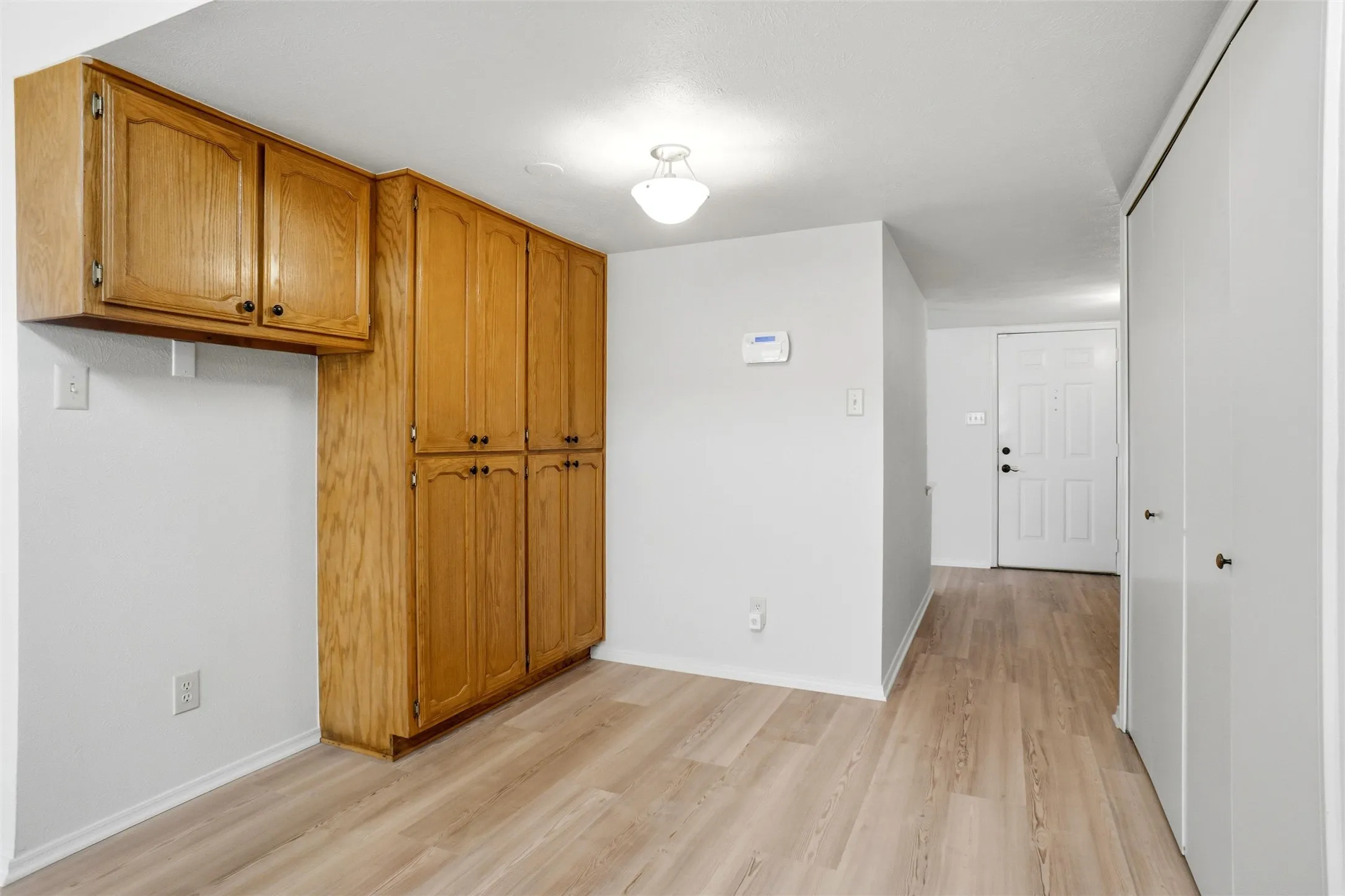 Single Family Residence For Sale in Denton County , 4316 Windsor Drive, Flower Mound, Texas 75028, 3 Bedroom, 2 Bathroom, 2 Garage spaces, 1,711 Sqft, built in 1985, mls#21407551, Real Estate Agent in Flower Mound, Homes For Sale in Denton county, Homes For Sale in Flower Mound, Realtor in Flower Mound Texas, Real Estate Brokerage Independent Realty Texas, Luminita Cordes Realtor