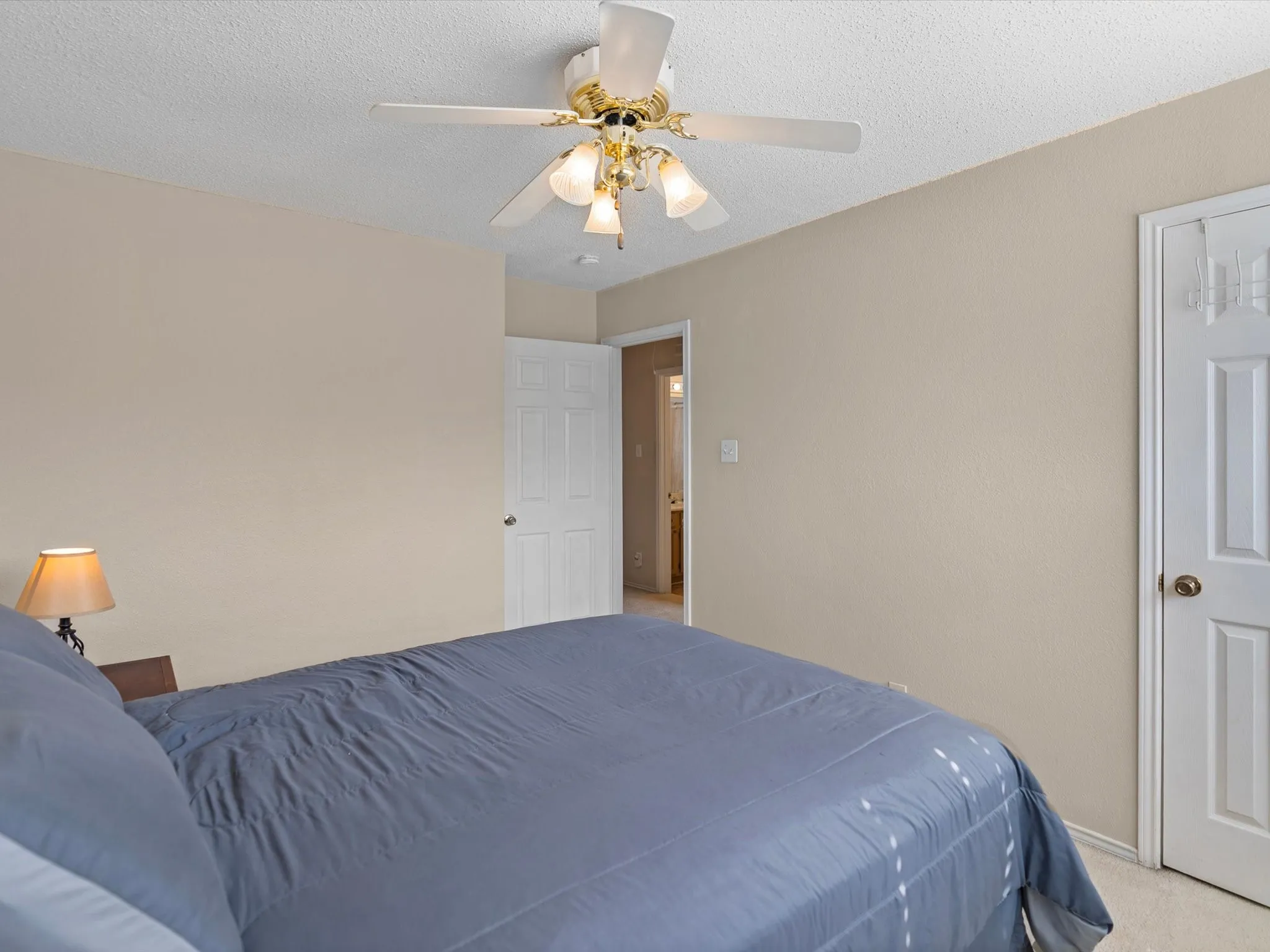 Single Family Residence For Sale in Dallas County , 7501 Gillon Drive, Rowlett, Texas 75089, 4 Bedroom, 3 Bathroom, Garage spaces, 2,481 Sqft, built in 1993, mls#21397894, Real Estate Agent in Rowlett, Homes For Sale in Dallas county, Homes For Sale in Rowlett, Realtor in Rowlett Texas, Real Estate Brokerage Independent Realty Texas, Luminita Cordes Realtor