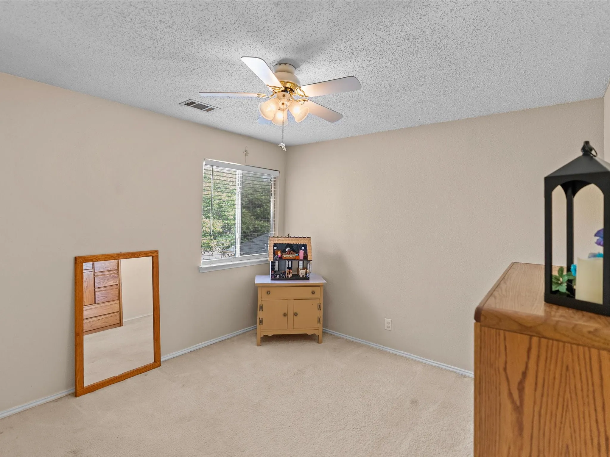 Single Family Residence For Sale in Dallas County , 7501 Gillon Drive, Rowlett, Texas 75089, 4 Bedroom, 3 Bathroom, Garage spaces, 2,481 Sqft, built in 1993, mls#21397894, Real Estate Agent in Rowlett, Homes For Sale in Dallas county, Homes For Sale in Rowlett, Realtor in Rowlett Texas, Real Estate Brokerage Independent Realty Texas, Luminita Cordes Realtor