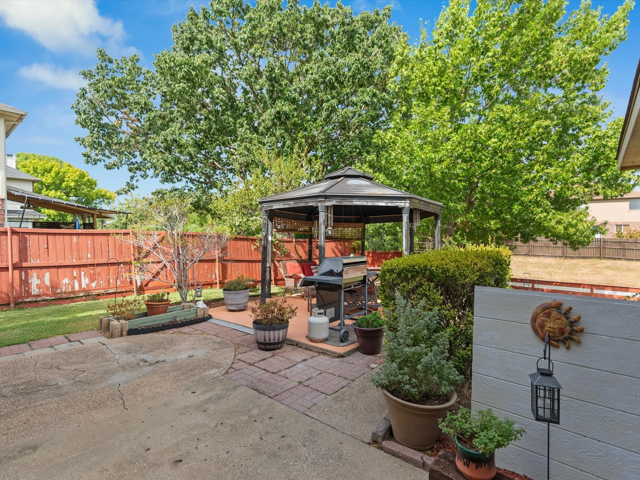 Single Family Residence For Sale in Dallas County , 7501 Gillon Drive, Rowlett, Texas 75089, 4 Bedroom, 3 Bathroom, Garage spaces, 2,481 Sqft, built in 1993, mls#21397894, Real Estate Agent in Rowlett, Homes For Sale in Dallas county, Homes For Sale in Rowlett, Realtor in Rowlett Texas, Real Estate Brokerage Independent Realty Texas, Luminita Cordes Realtor
